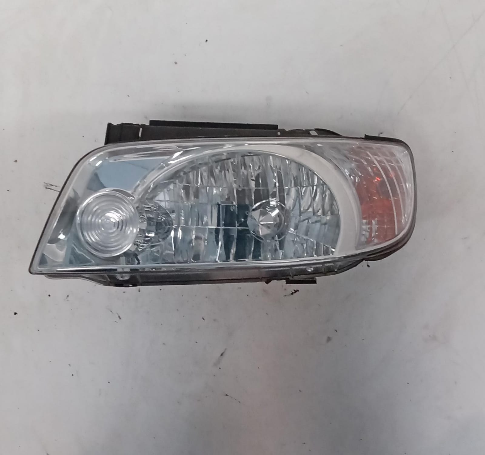 Fanale anteriore sinistro