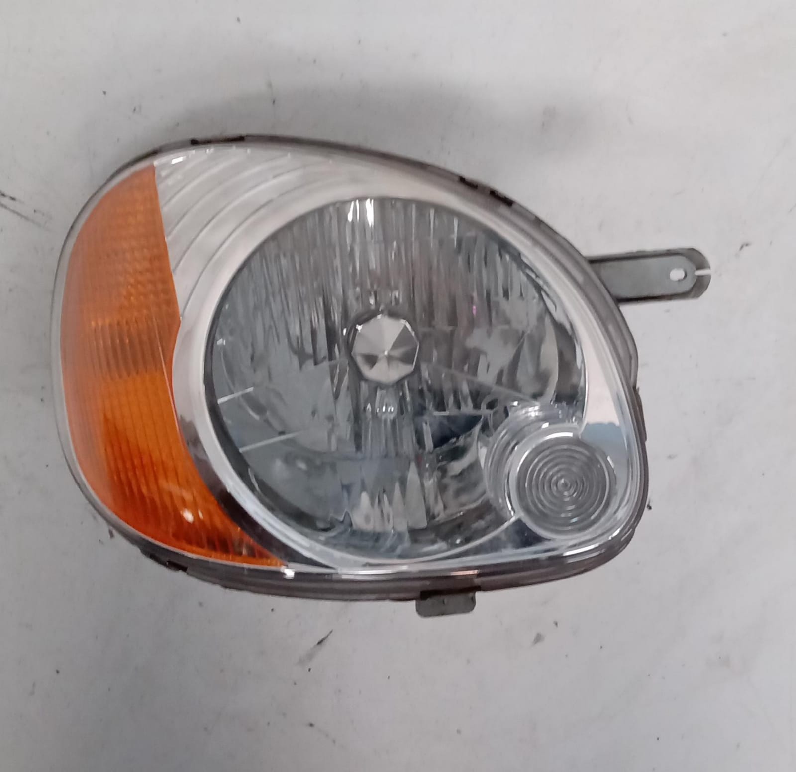 Fanale anteriore destro