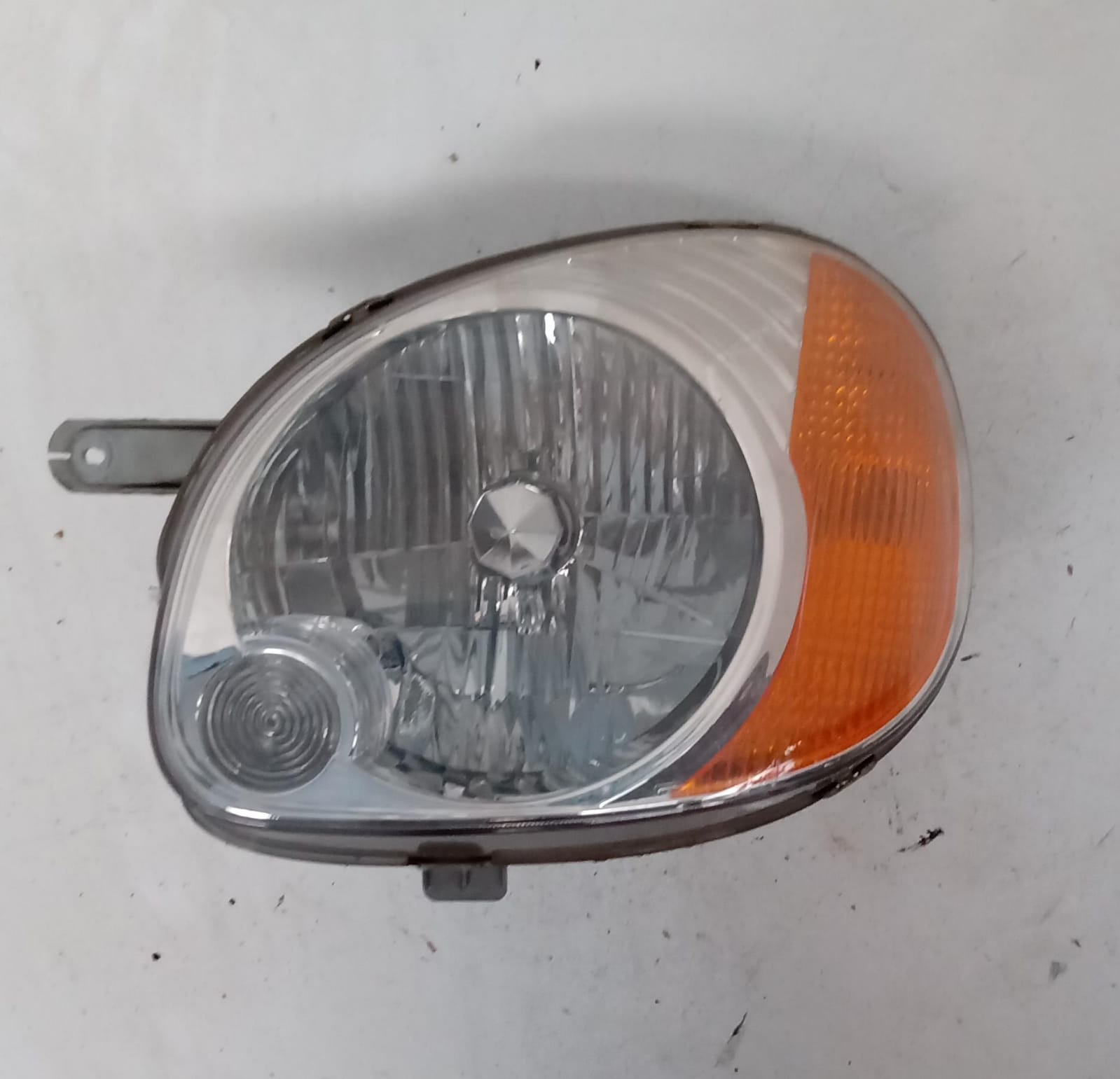 Fanale anteriore sinistro