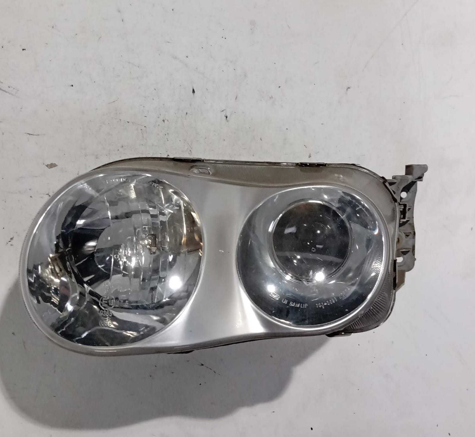 Fanale anteriore sinistro