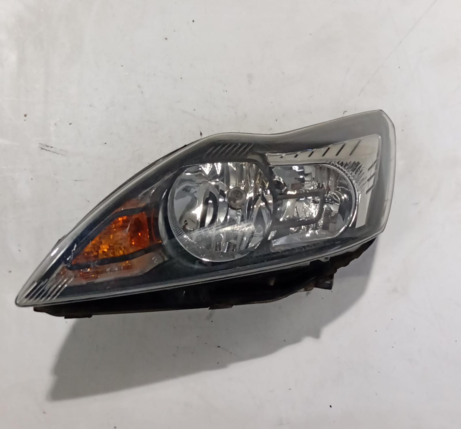 Fanale anteriore sinistro