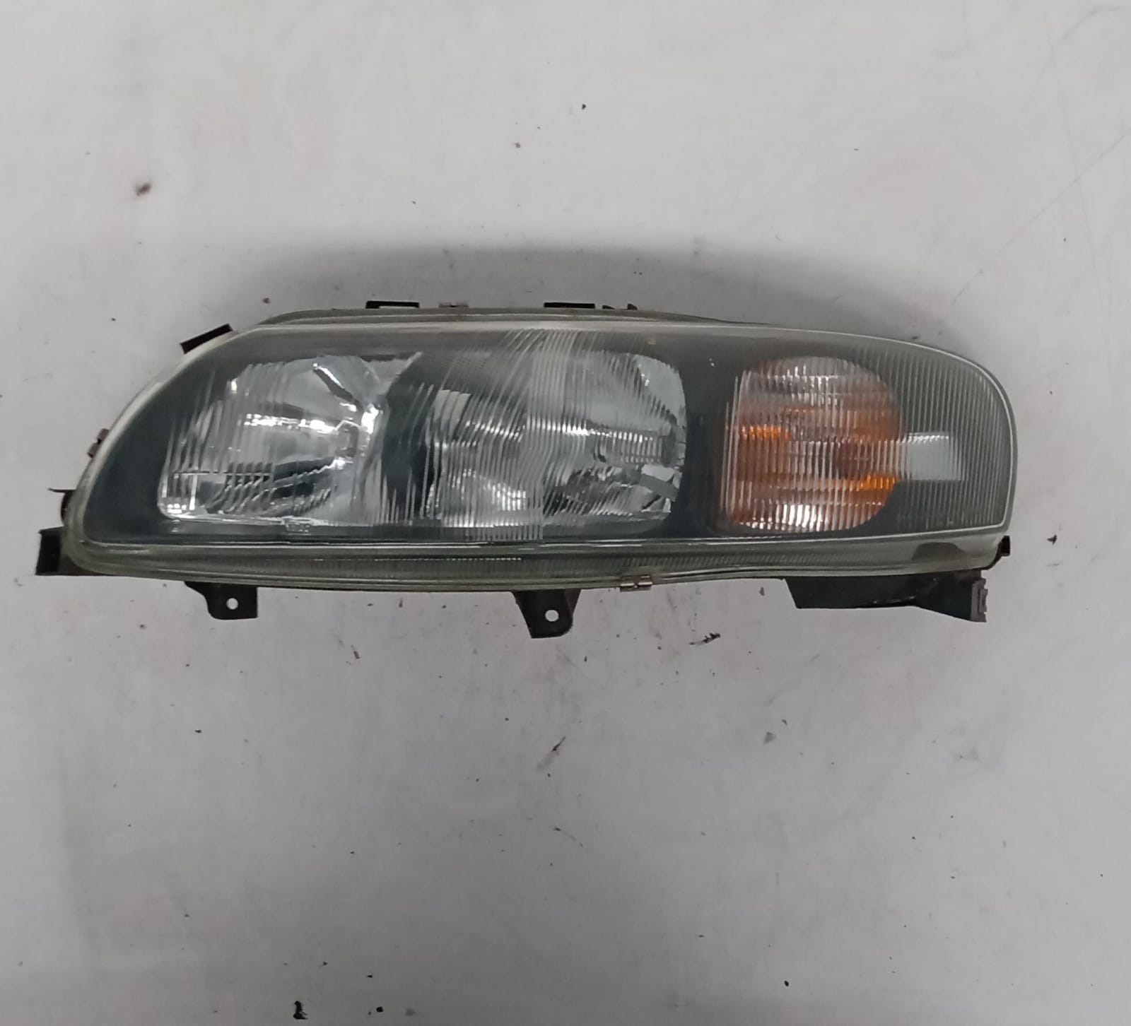 Fanale anteriore sinistro