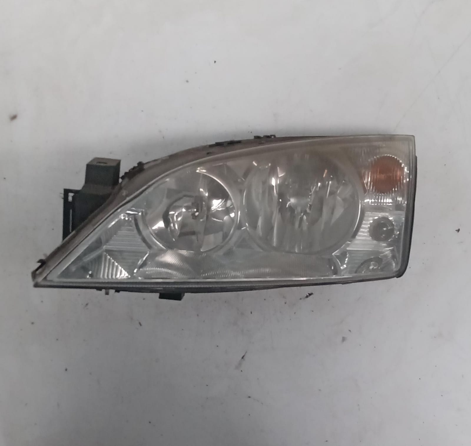 Fanale anteriore sinistro