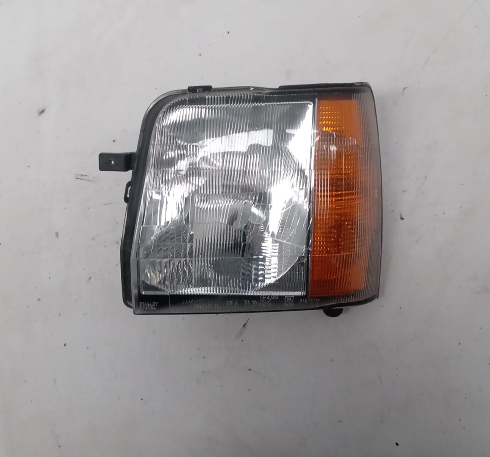 Fanale anteriore sinistro