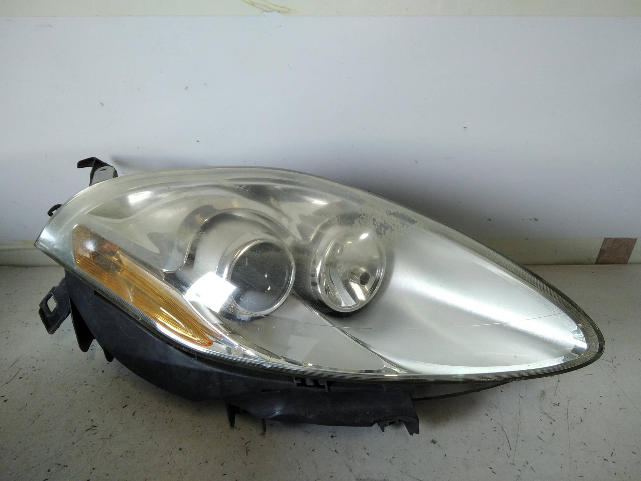 Proiettore dx.