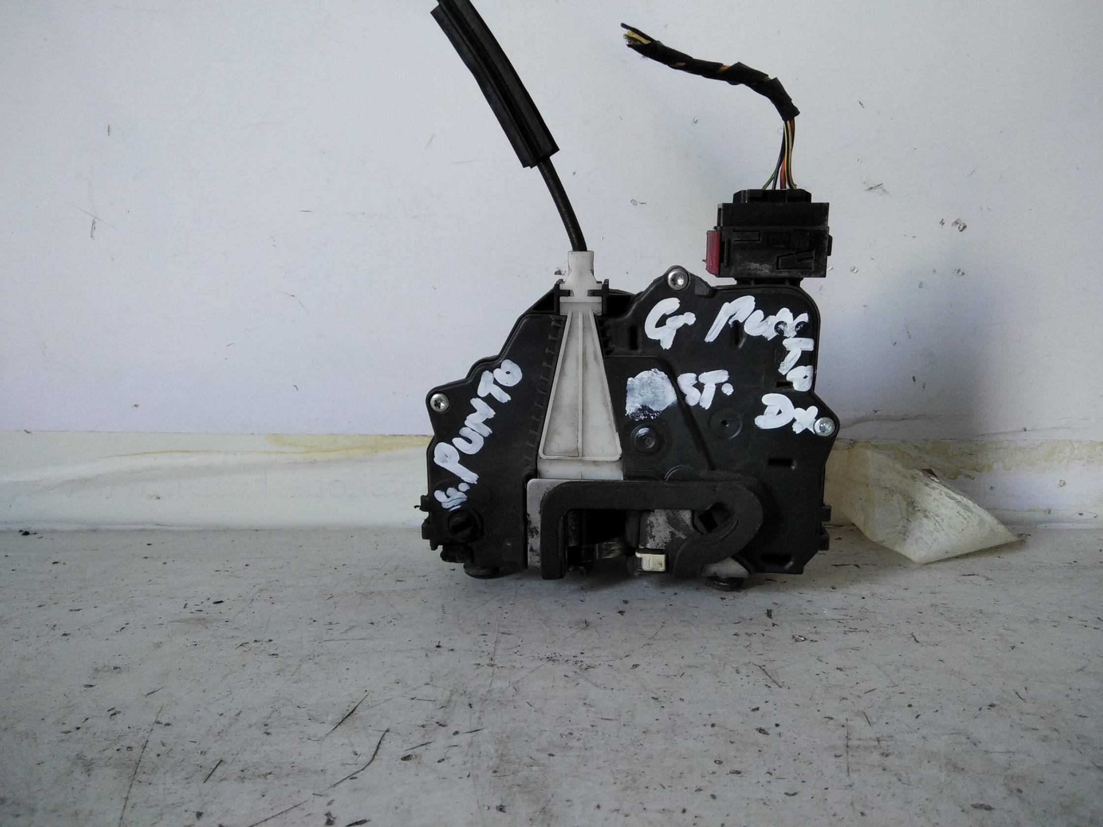 Serratura porta post. dx.