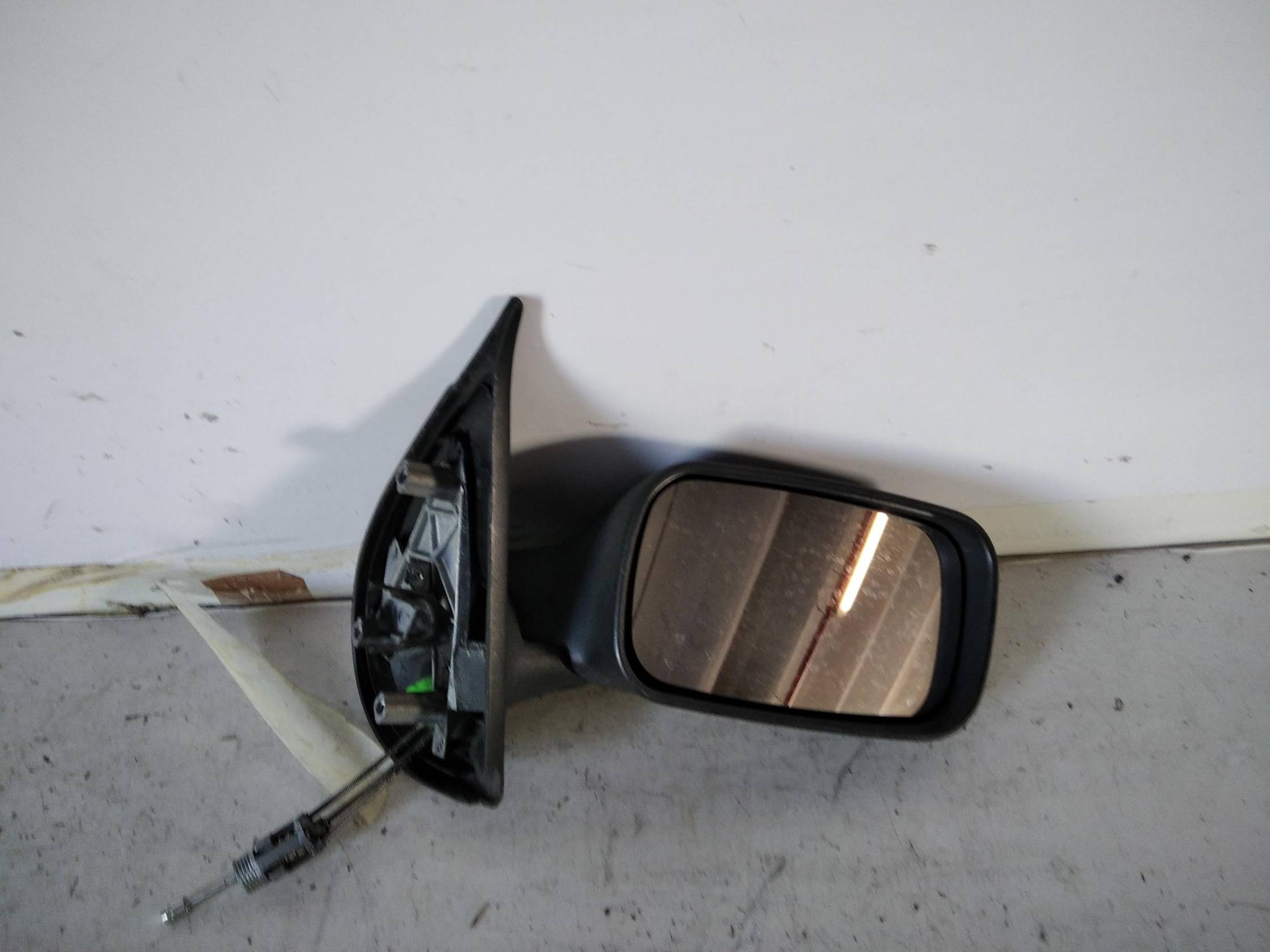 Retrovisore est. dx.