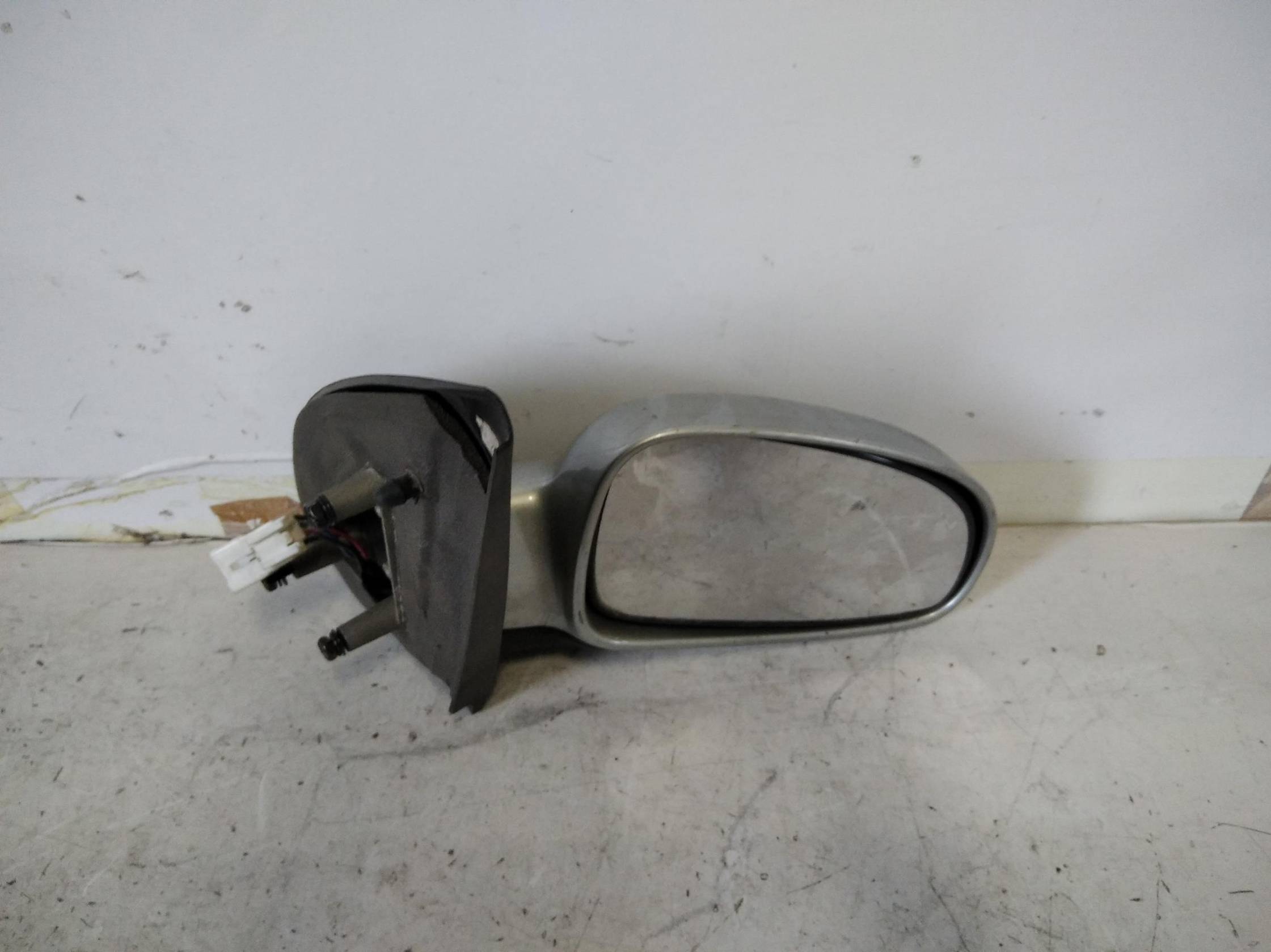 Retrovisore est. dx.