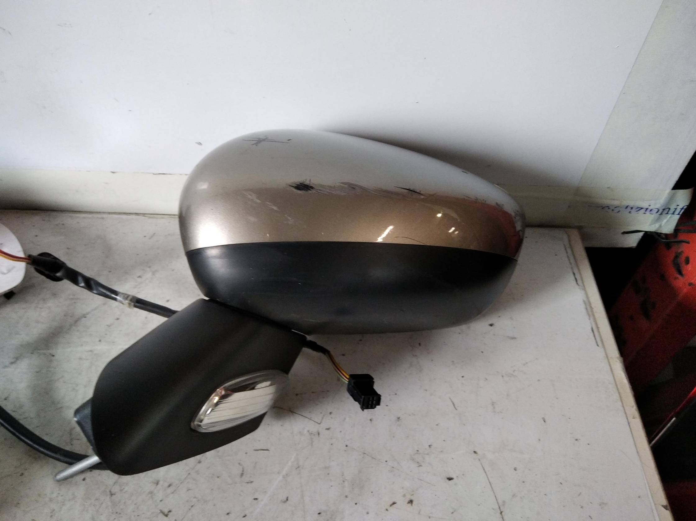 Retrovisore est. regolaz. elettr. sx.