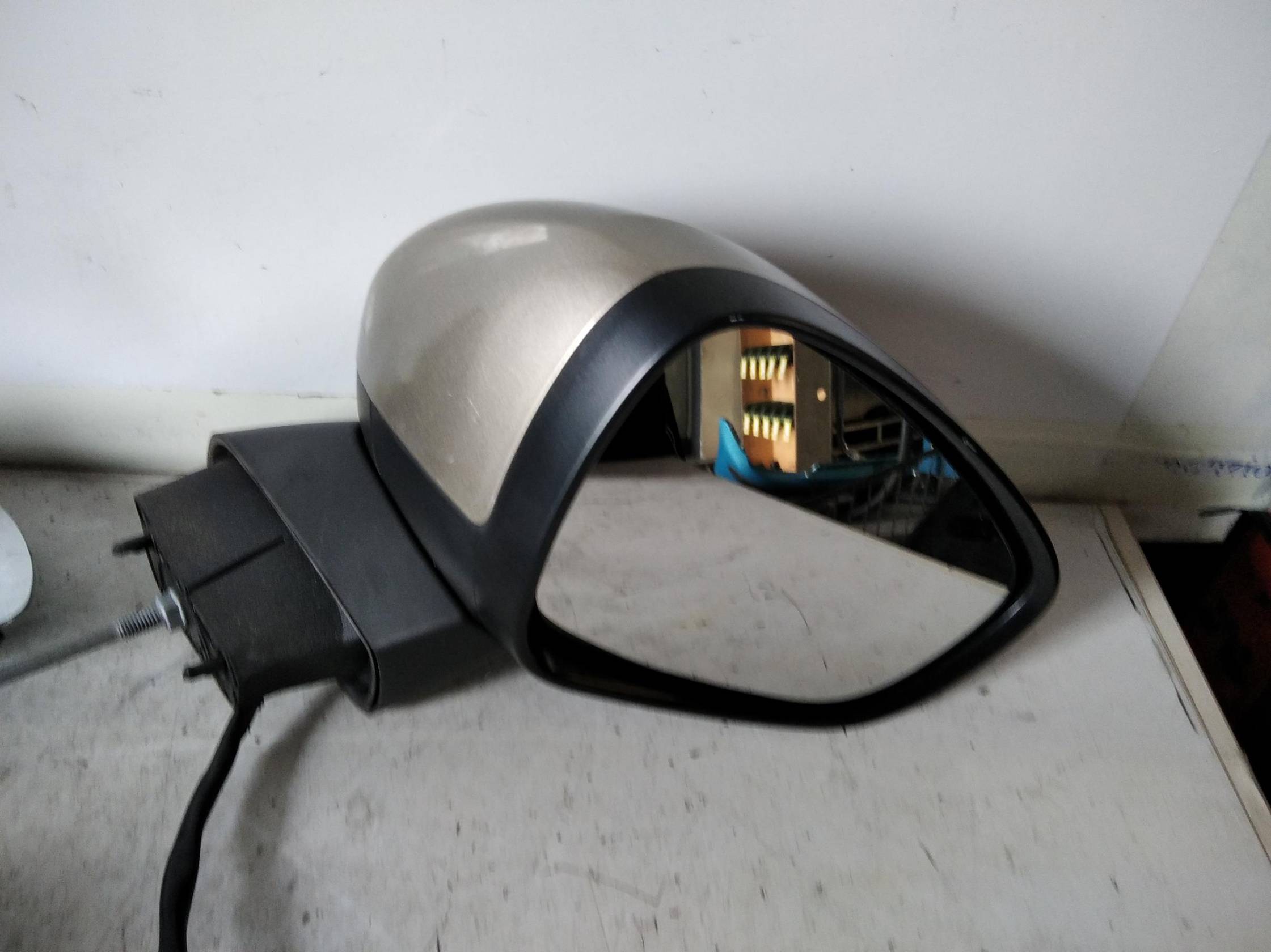 Retrovisore est. regolaz. elettr. dx.