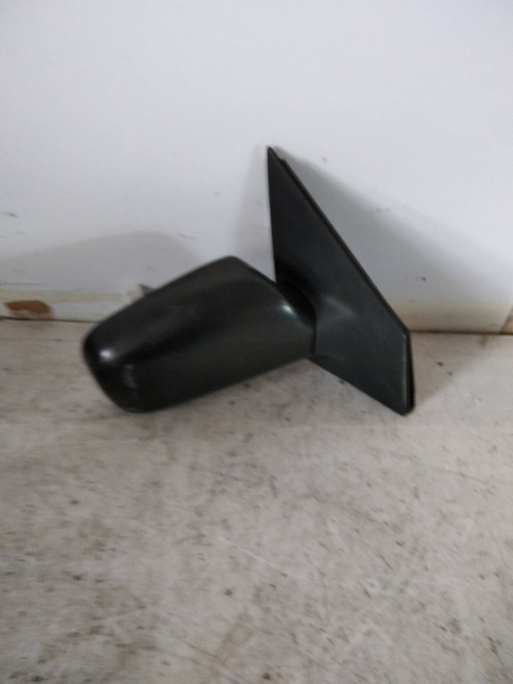 Retrovisore est. dx.