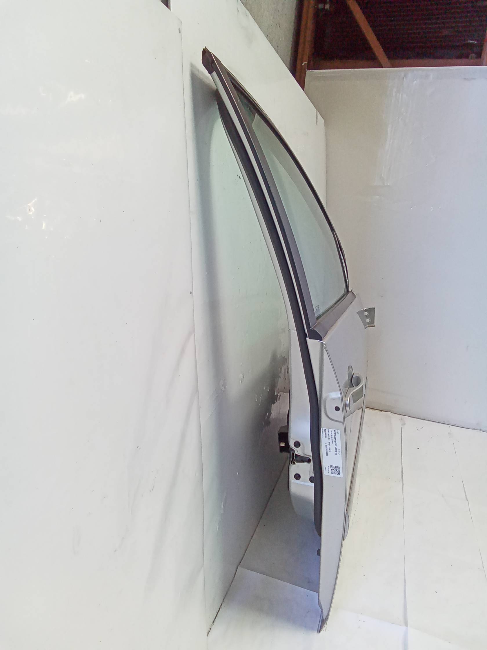 Porta ant. dx. grigio chiaro Porta ant. dx. grigio chiaro