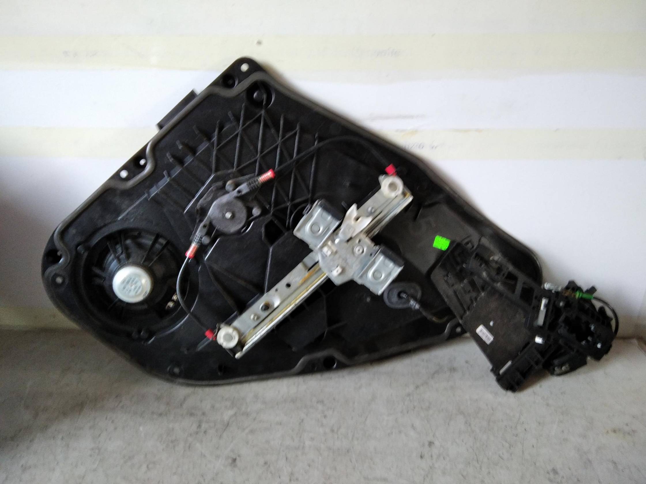 Alzacristallo elettr. porta post. sx.