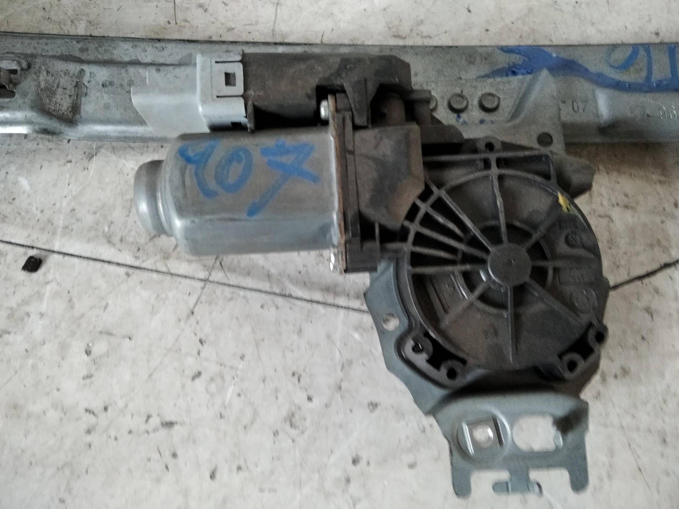 Alzacristallo elettr. porta post. sx.