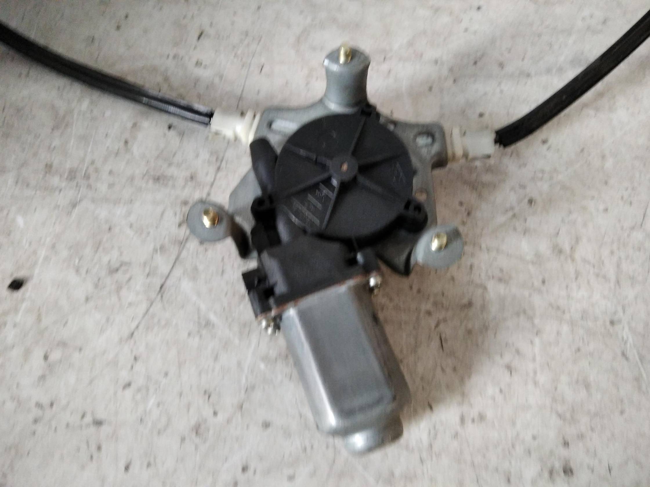 Alzacristallo elettr. porta ant. con motorino sx.