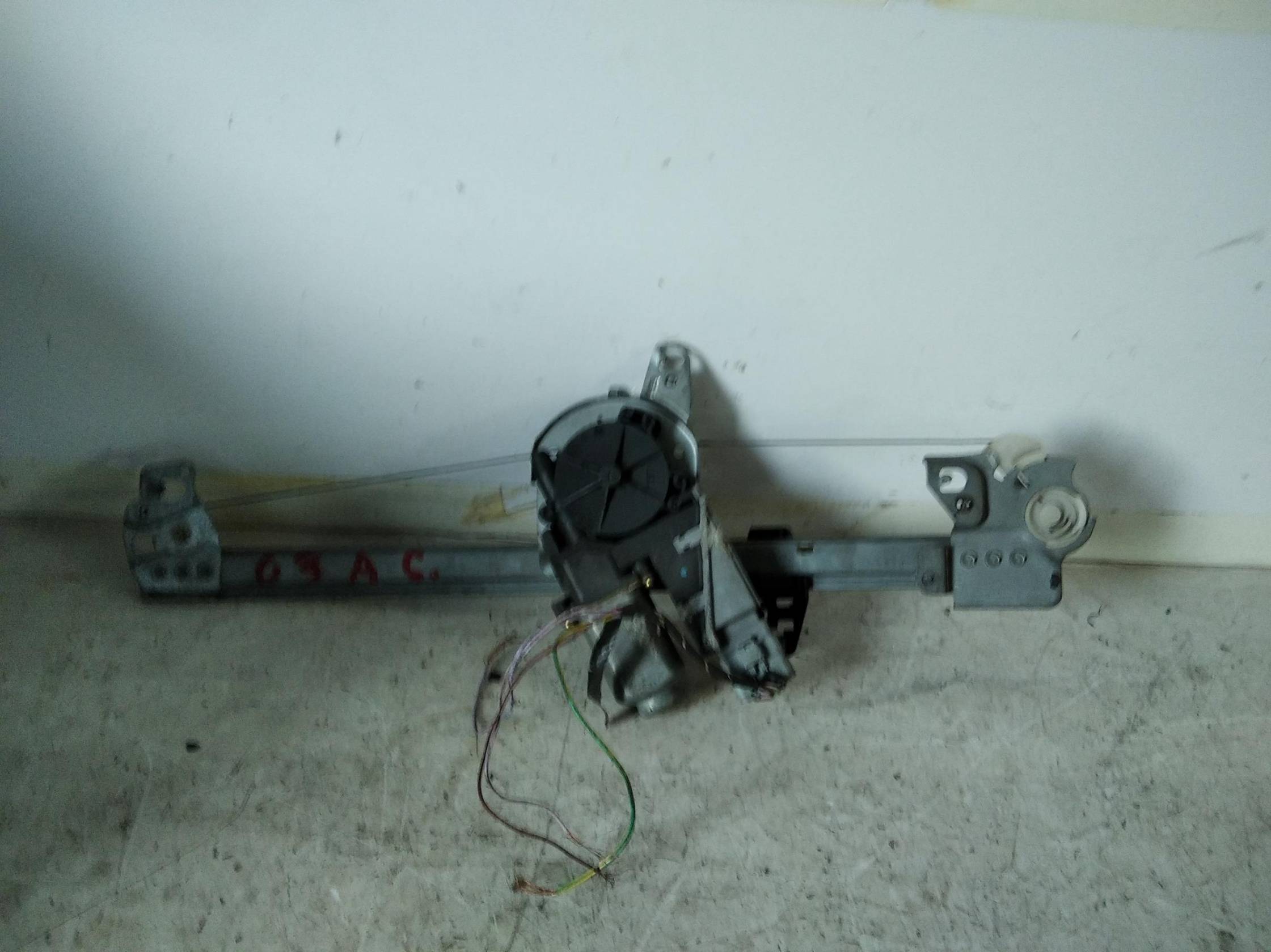 Alzacristallo elettr. porta ant. sx.