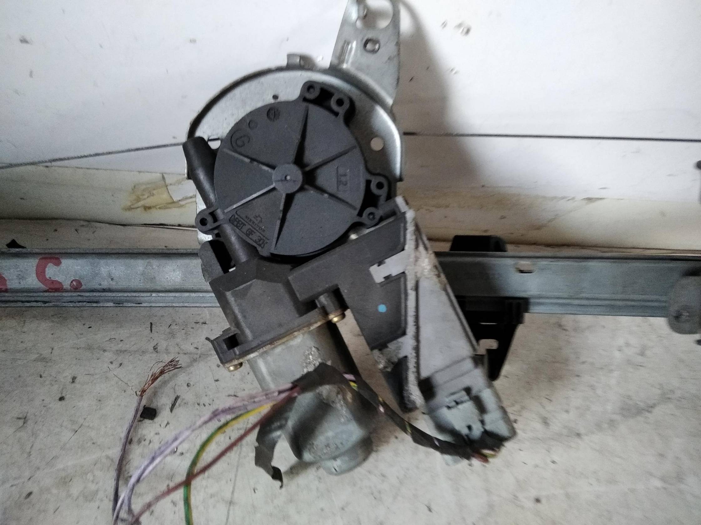 Alzacristallo elettr. porta ant. sx.