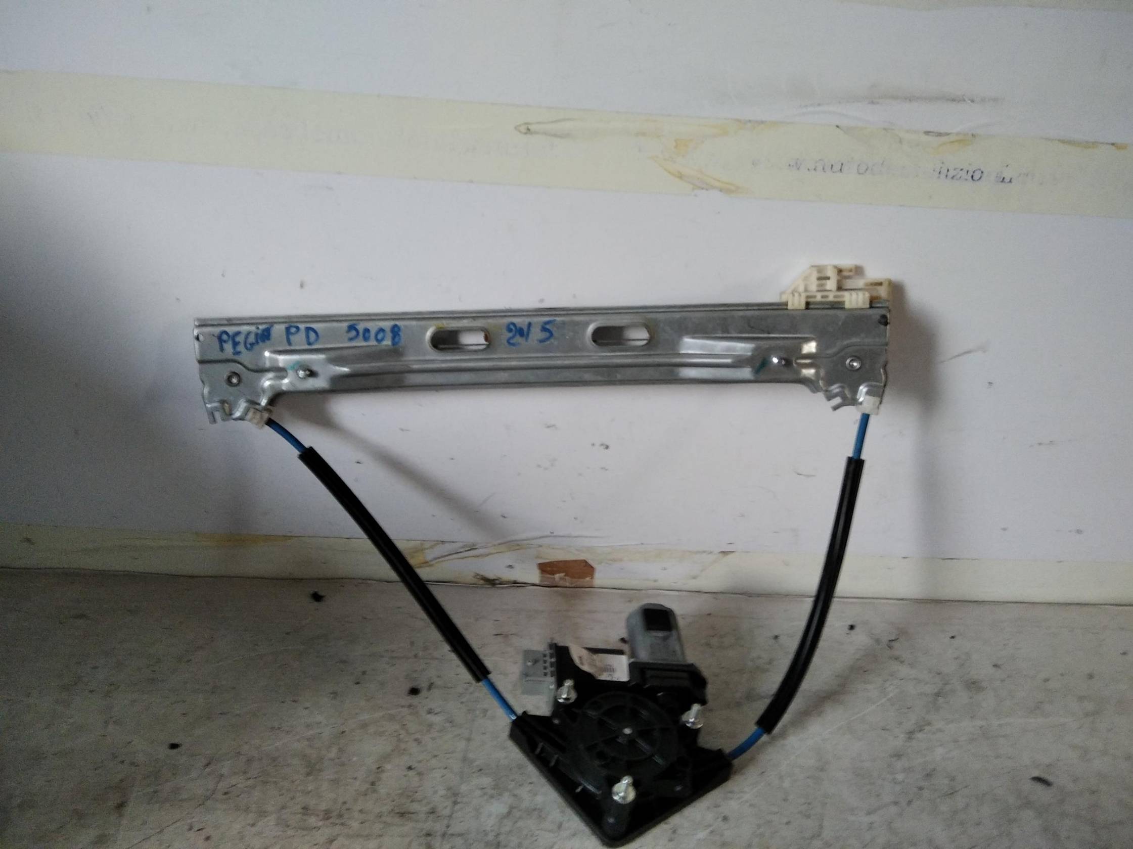 Alzacristallo elettr. porta post. dx.