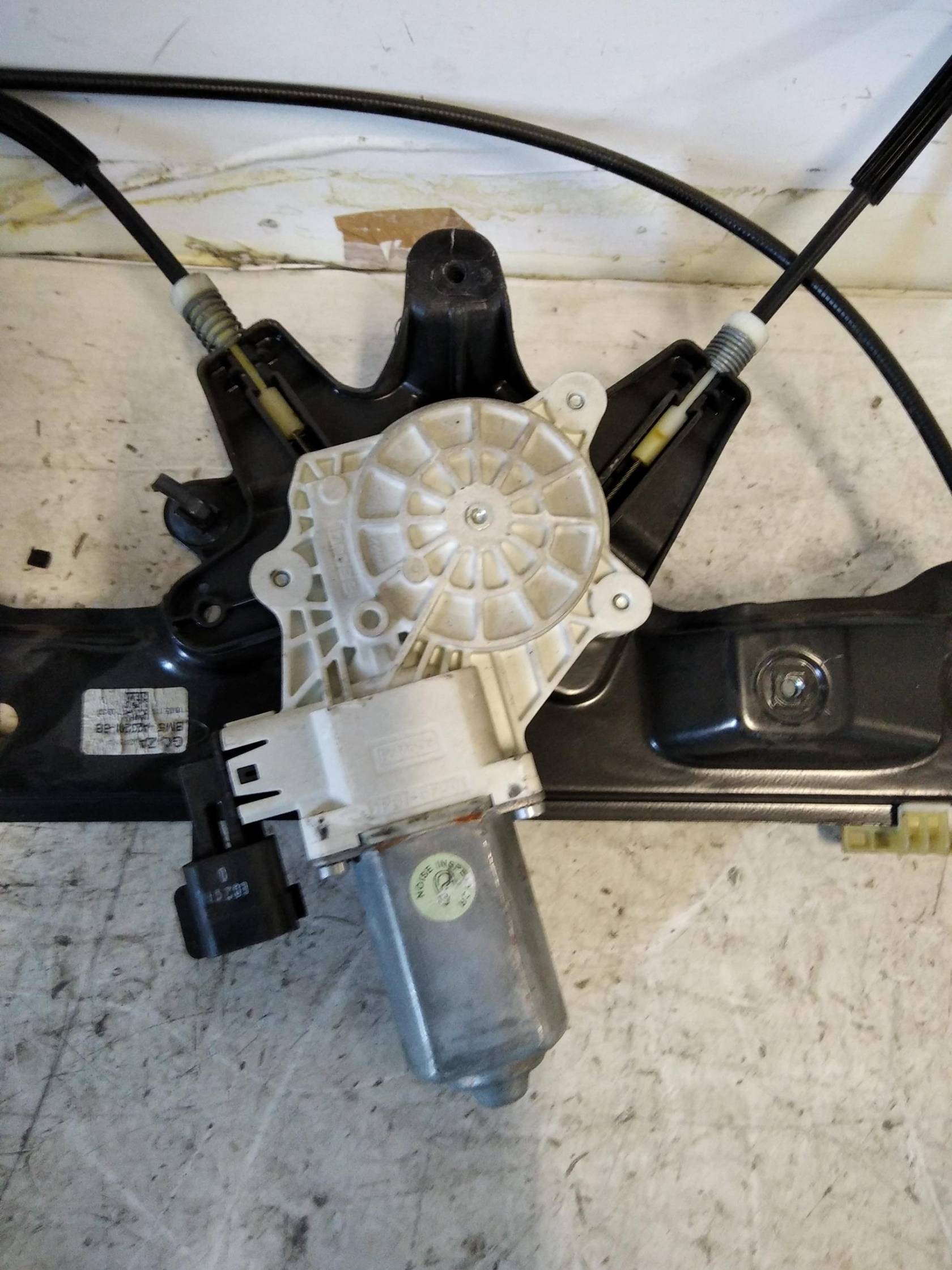 Alzacristallo elettr. porta ant. sx.