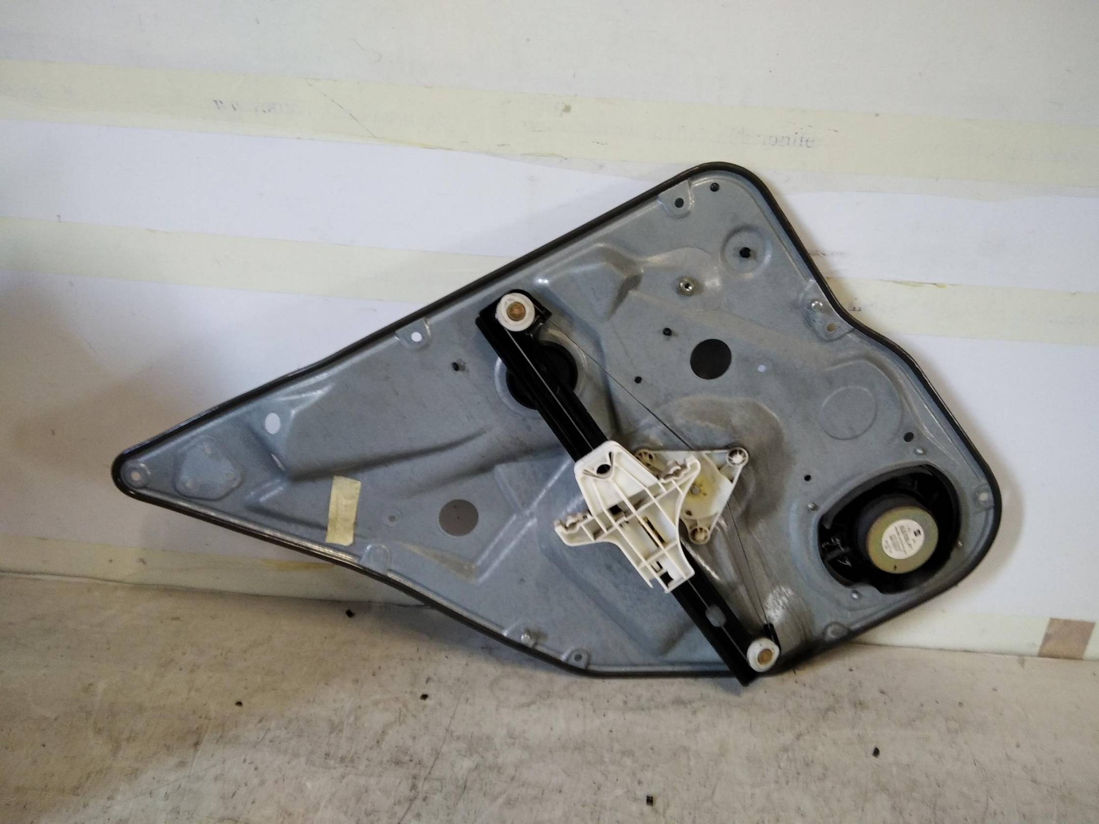 Alzacristallo porta post. dx.