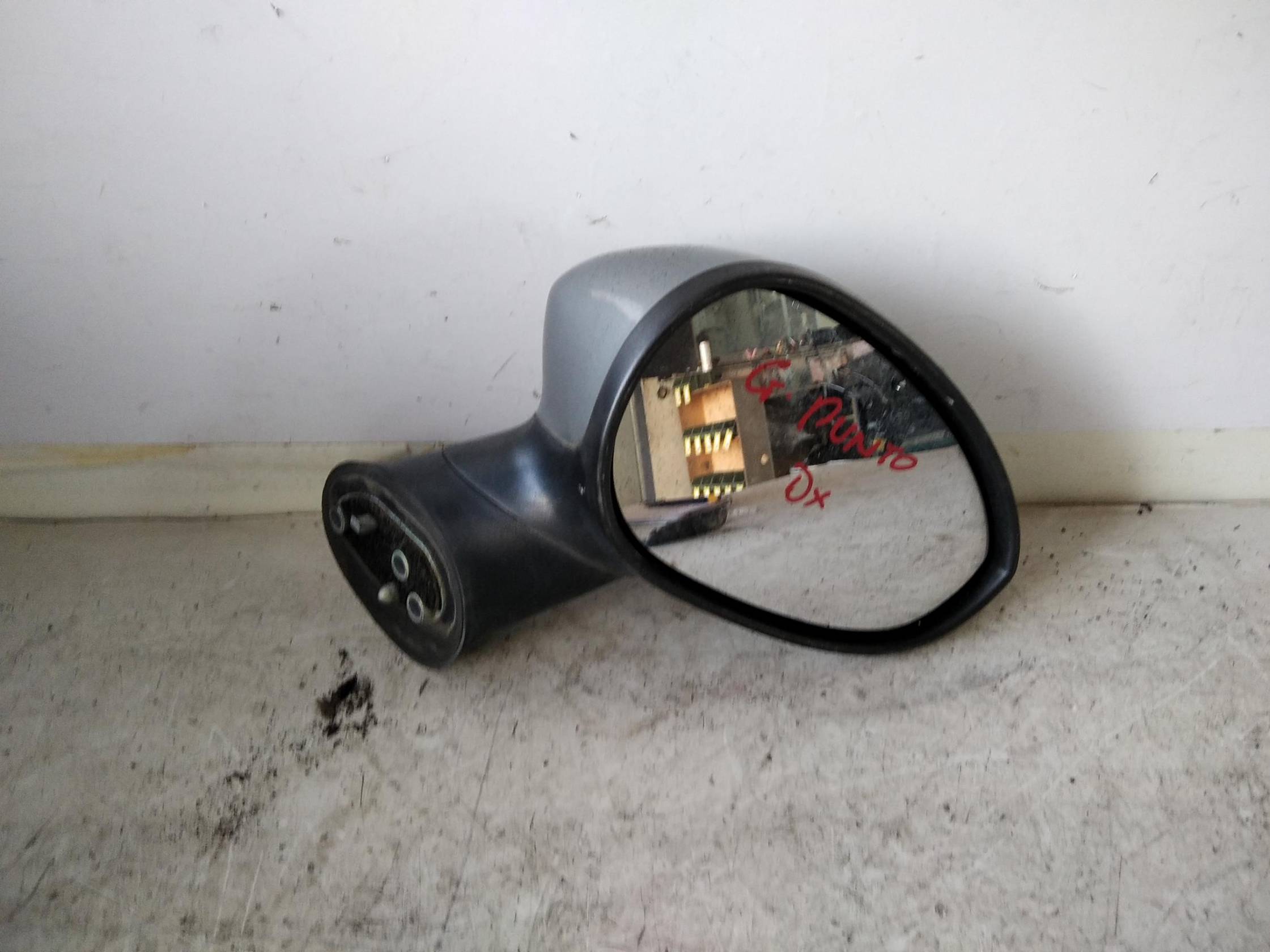 Retrovisore est. dx.