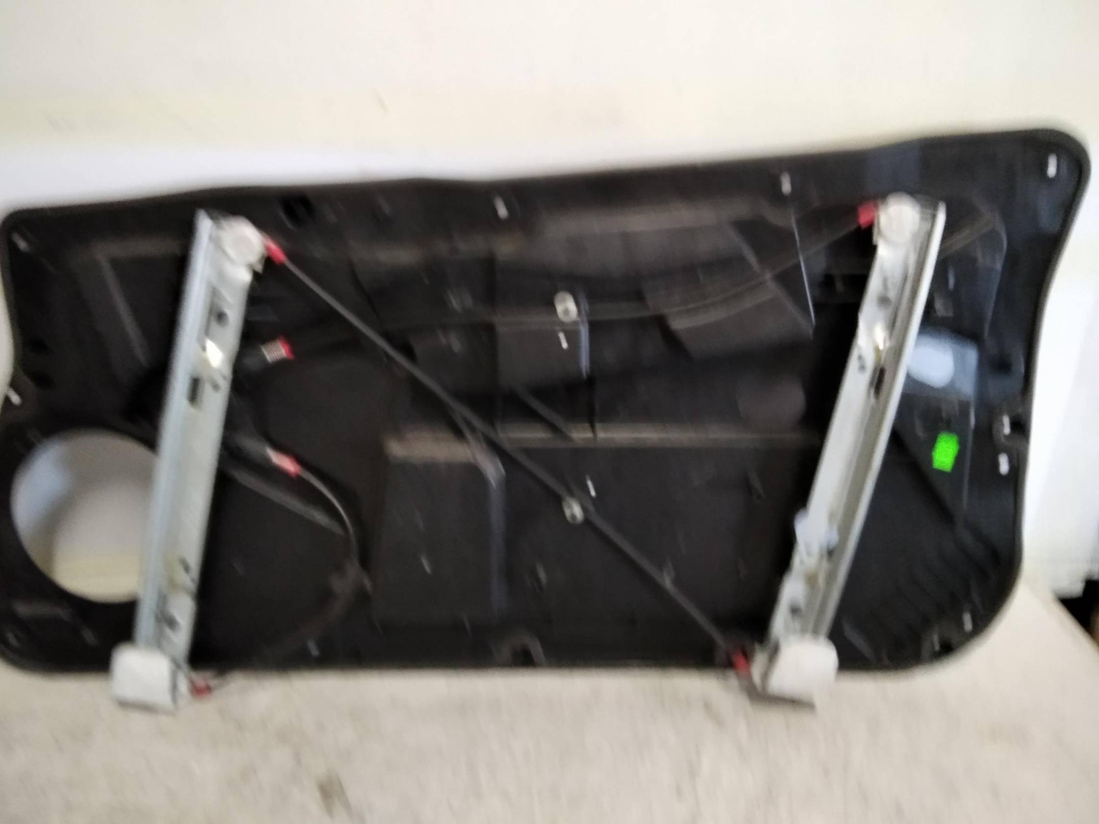 Alzacristallo elettr. porta ant. sx.