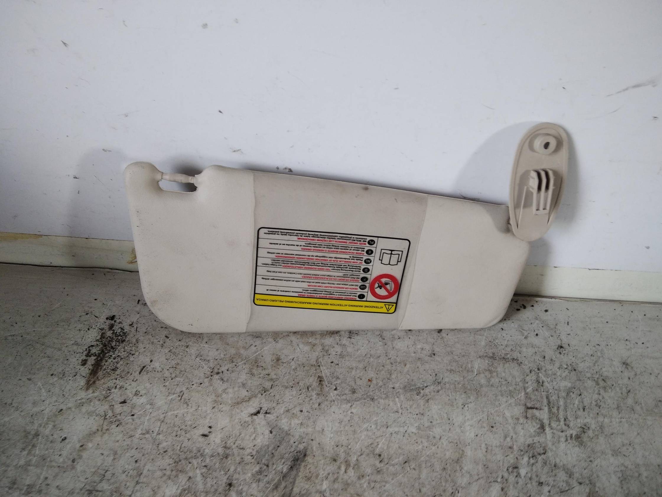 Aletta parasole parabrezza dx.