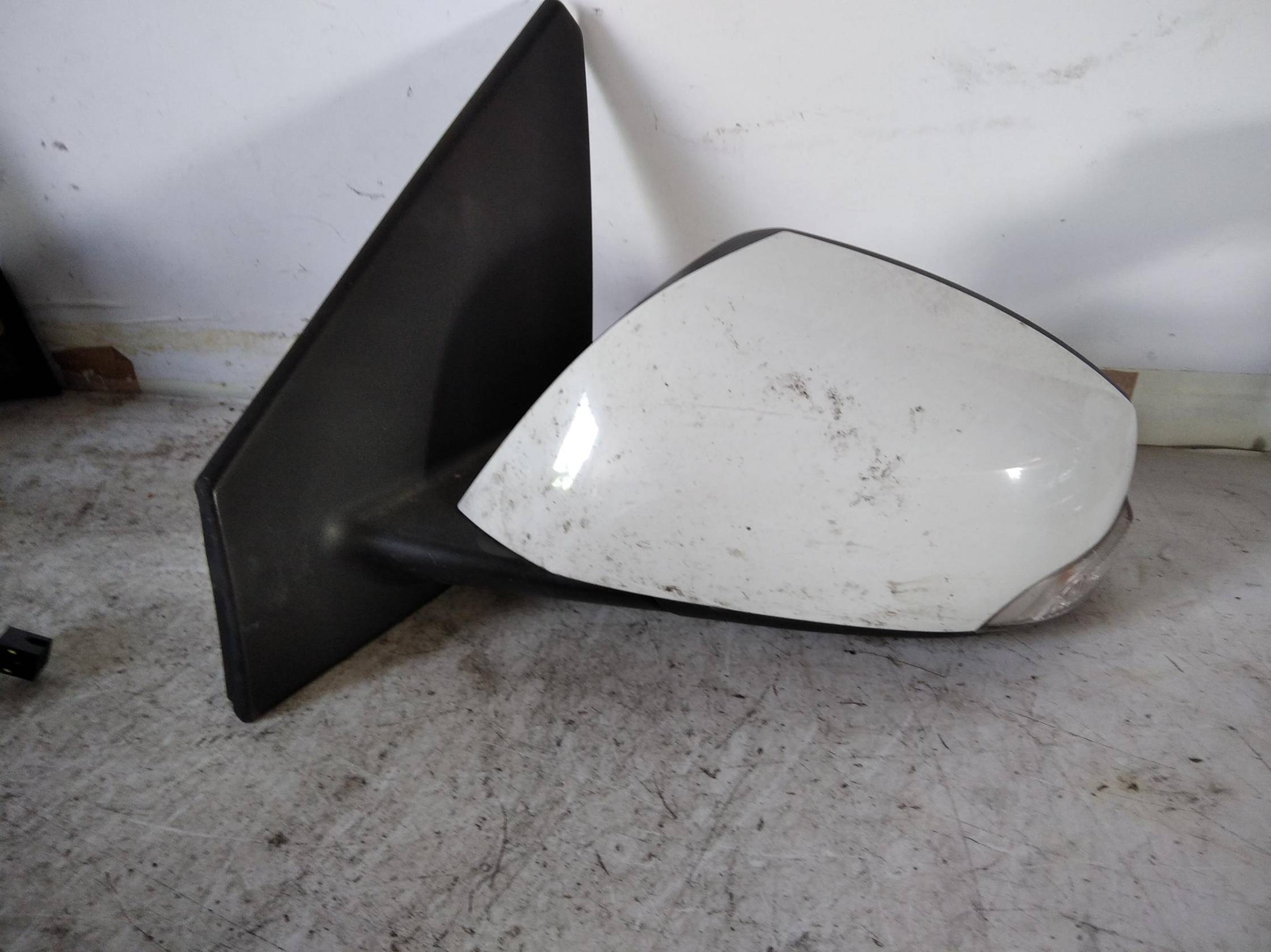 Retrovisore est. regolaz. elettr. sx.