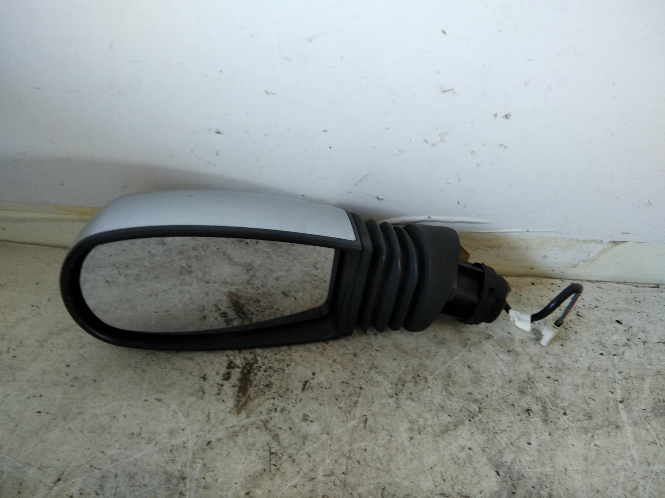 Retrovisore est. regolaz. elettr. sx.