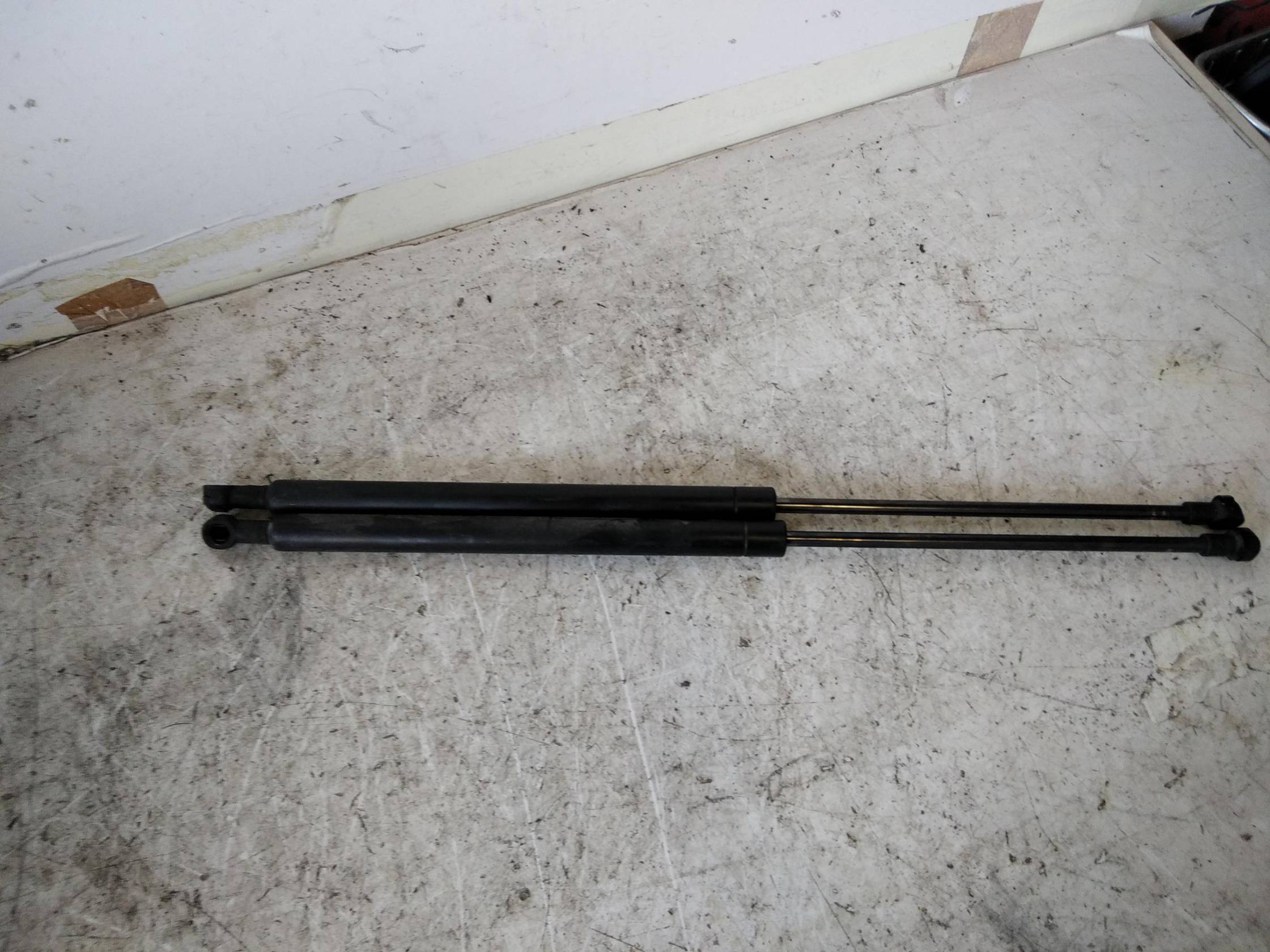 Asta ammortizzante portello post. sx.