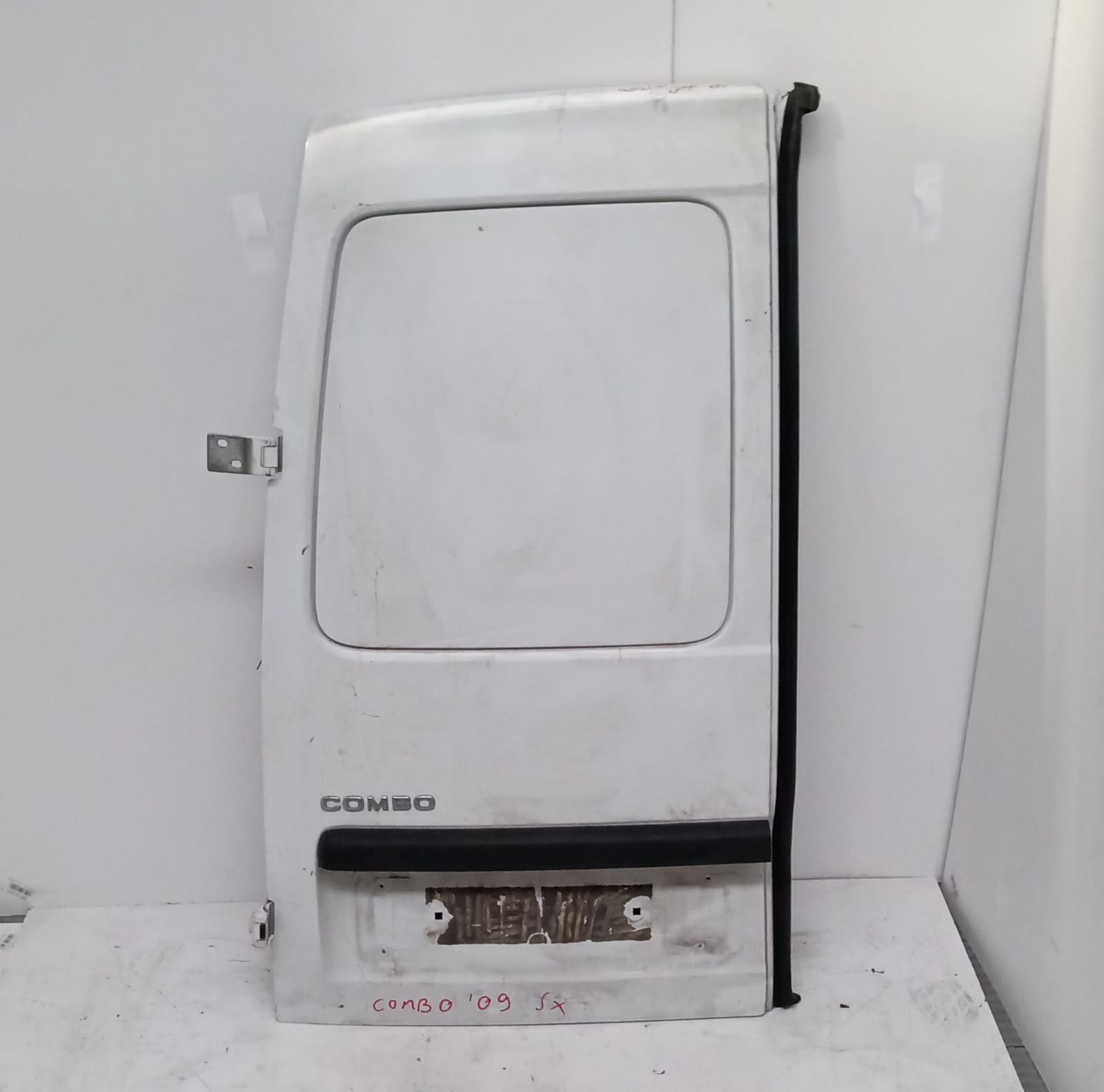 Porta posteriore da carico sinistra Porta posteriore da carico sinistra