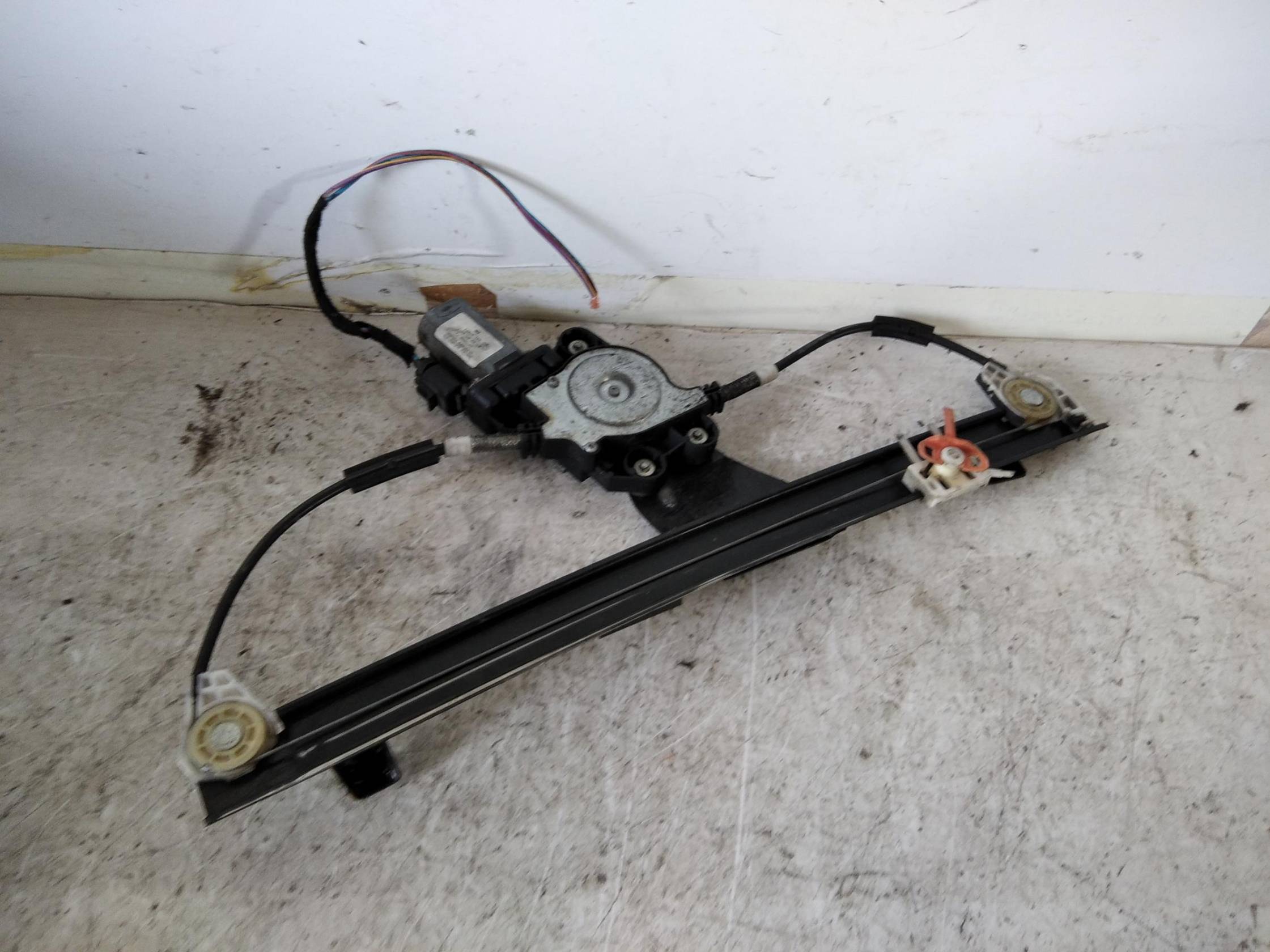 Alzacristallo elettr. porta ant. con motorino sx.