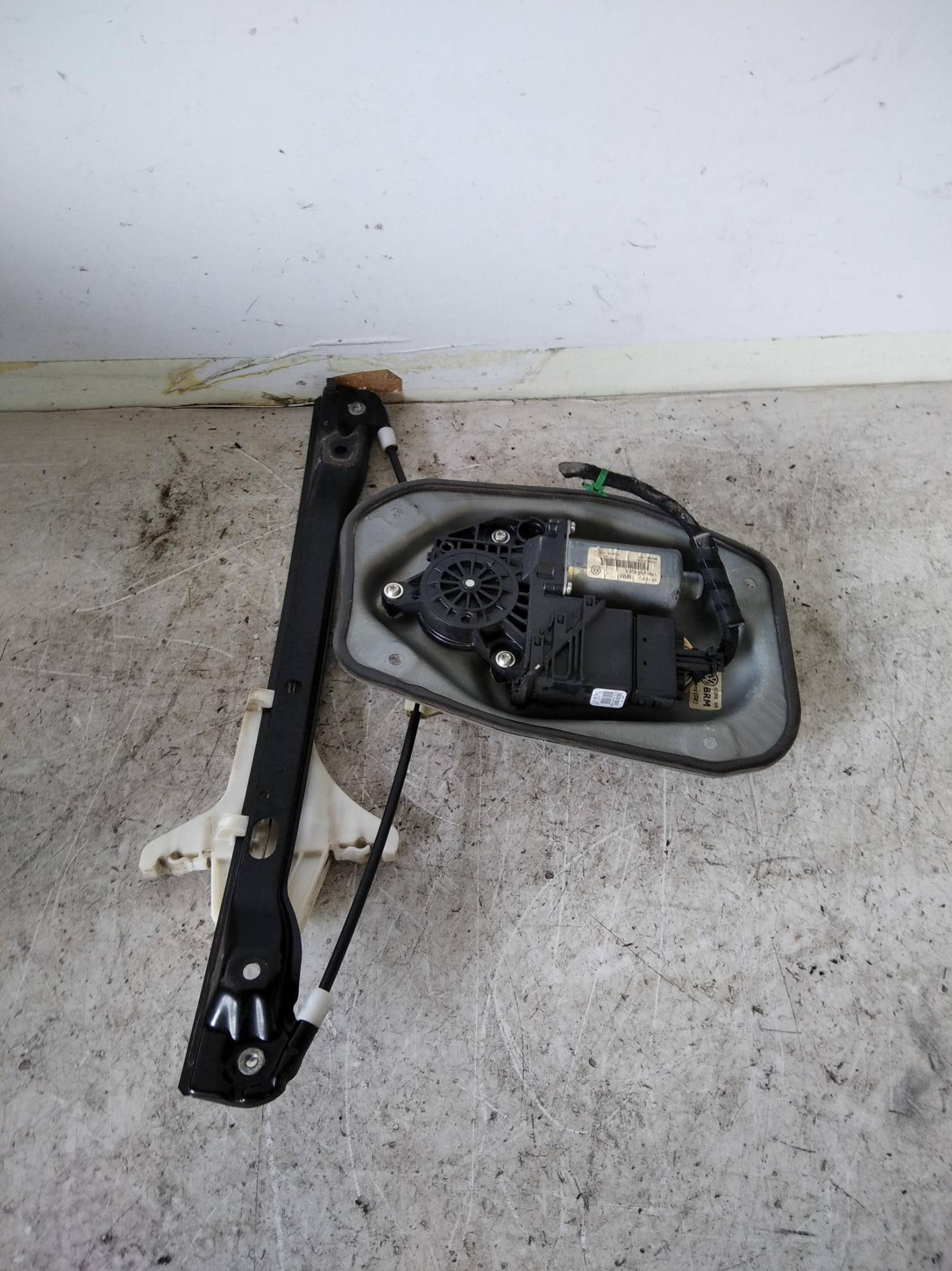 Alzacristallo elettr. porta post. dx.