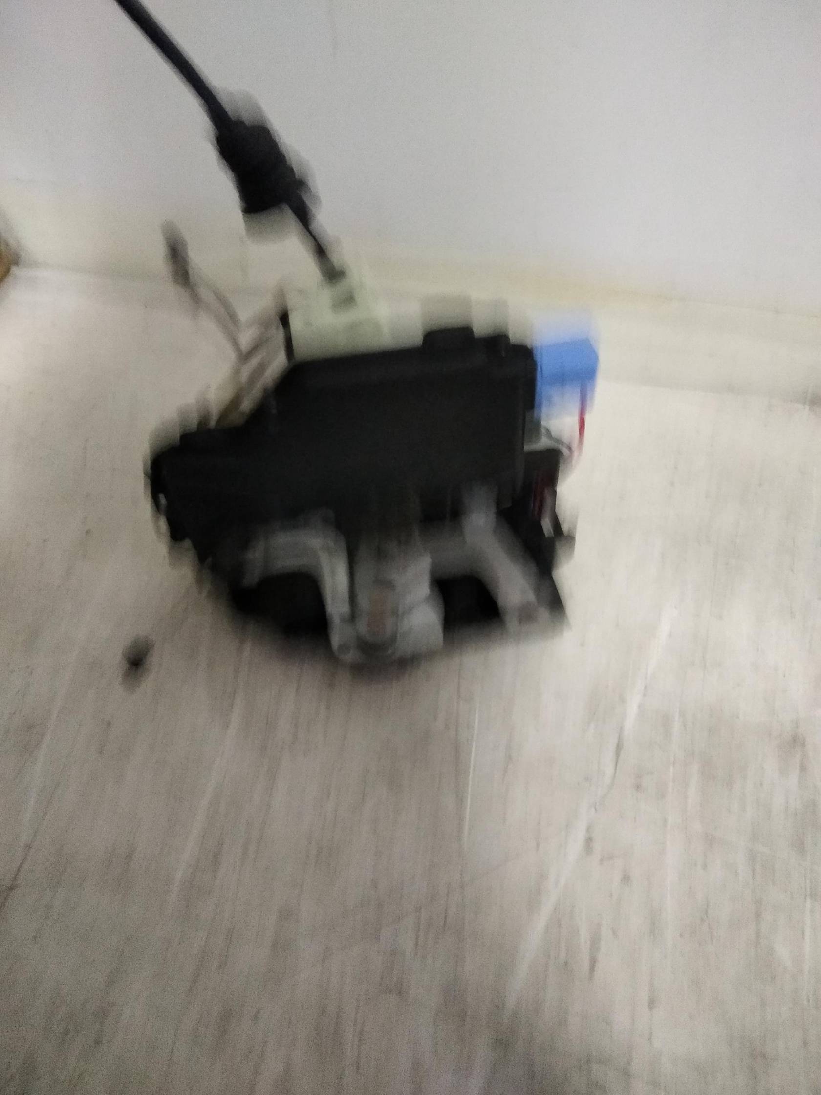 Serratura porta ant. dx.