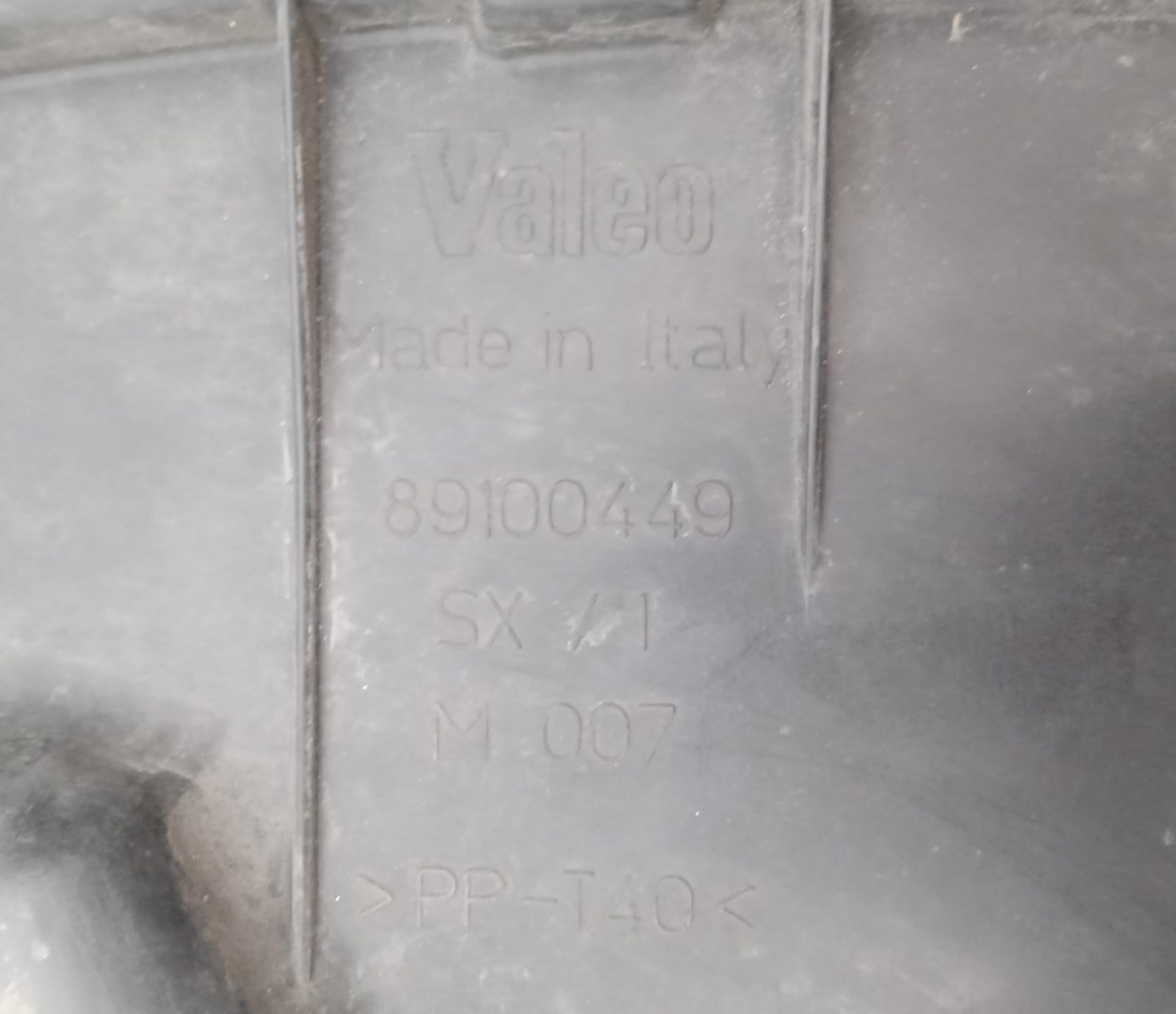 Fanale anteriore sinistro