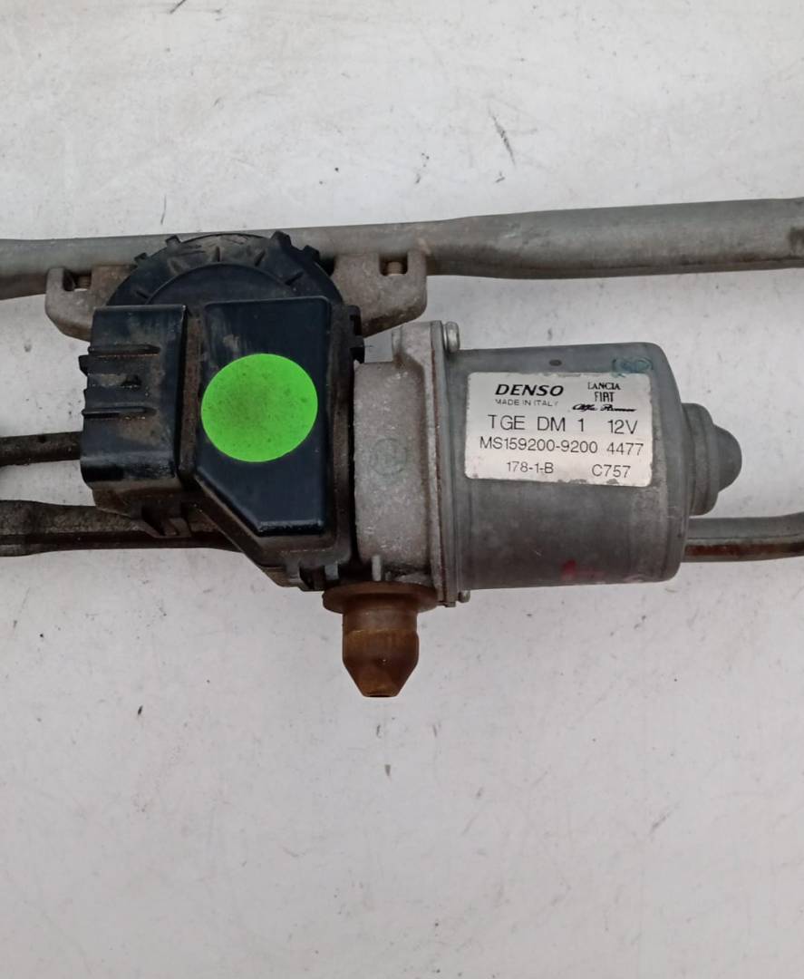 Motorino tergicristalli anteriore
