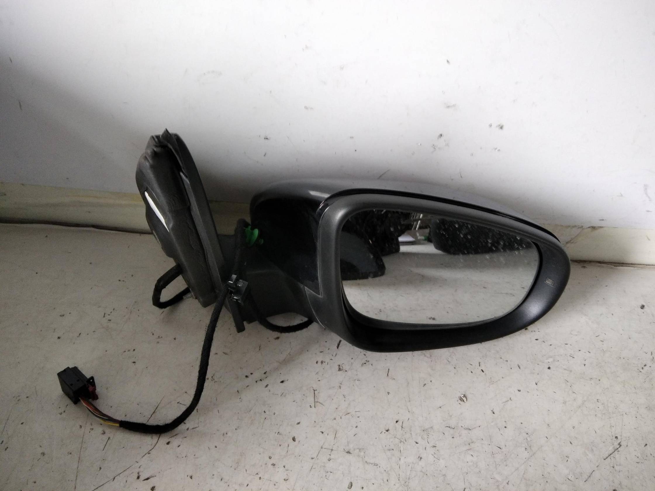 Retrovisore est. regolaz. elettr. dx.