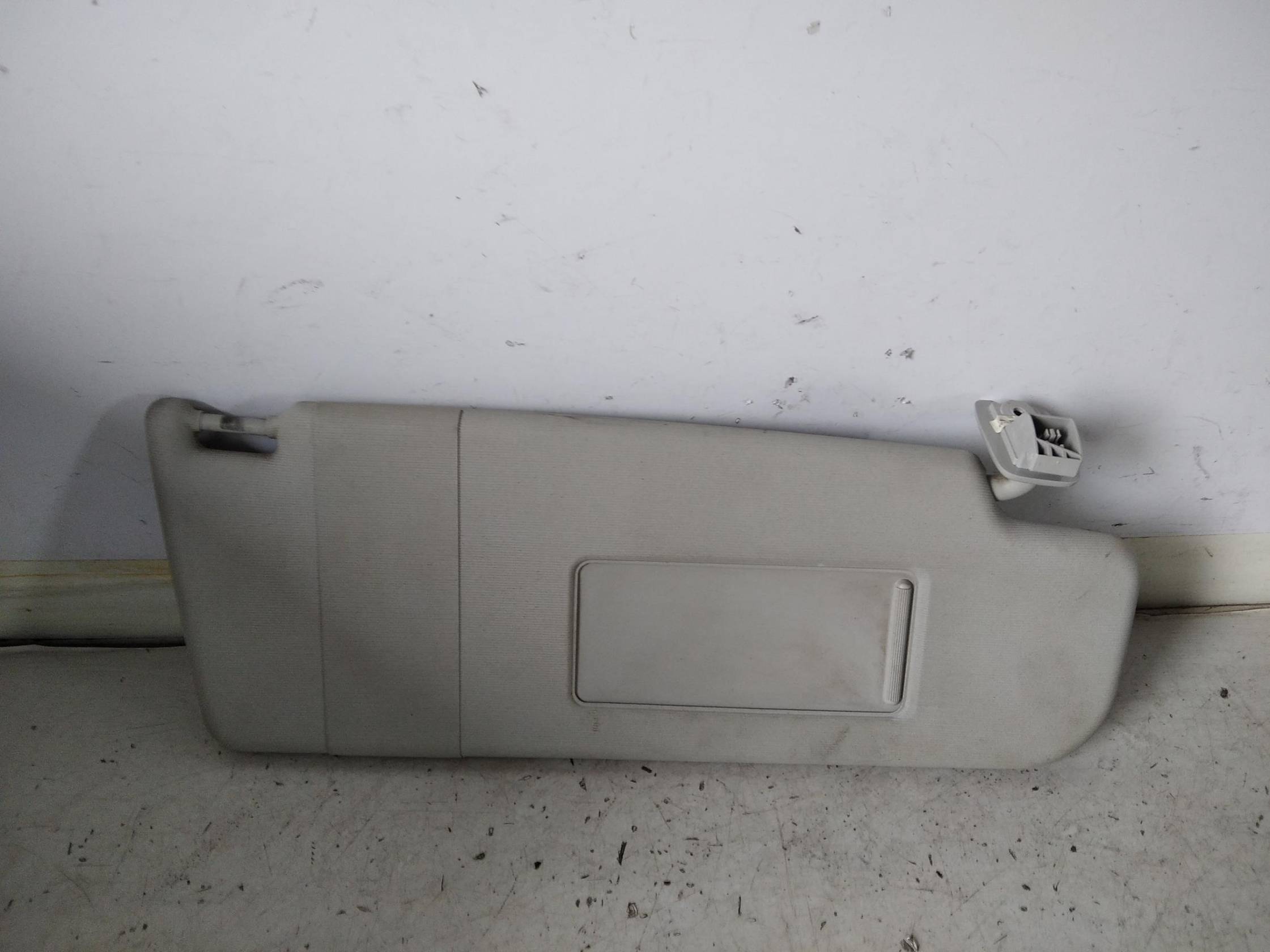 Aletta parasole parabrezza dx.