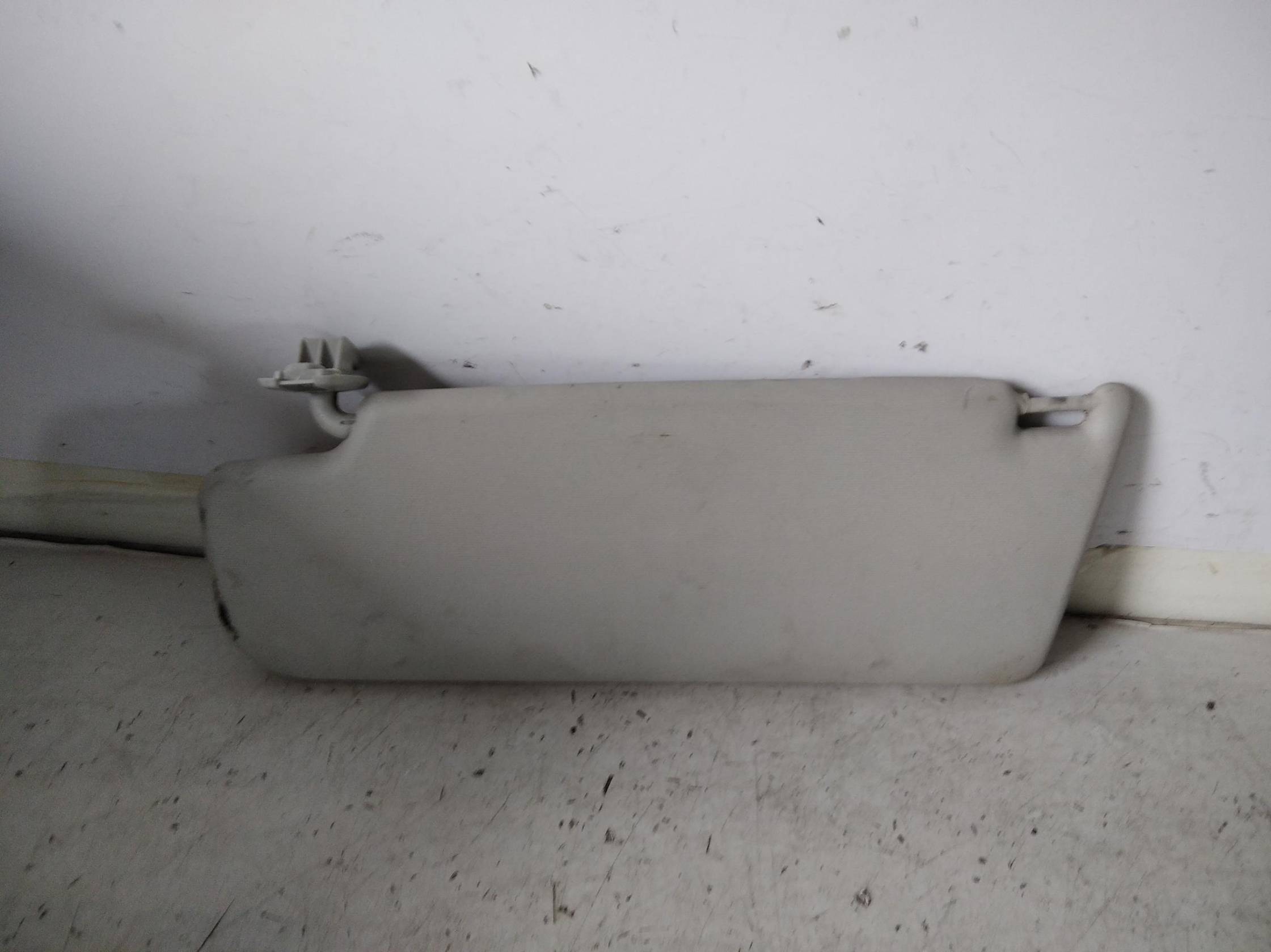 Aletta parasole parabrezza dx.