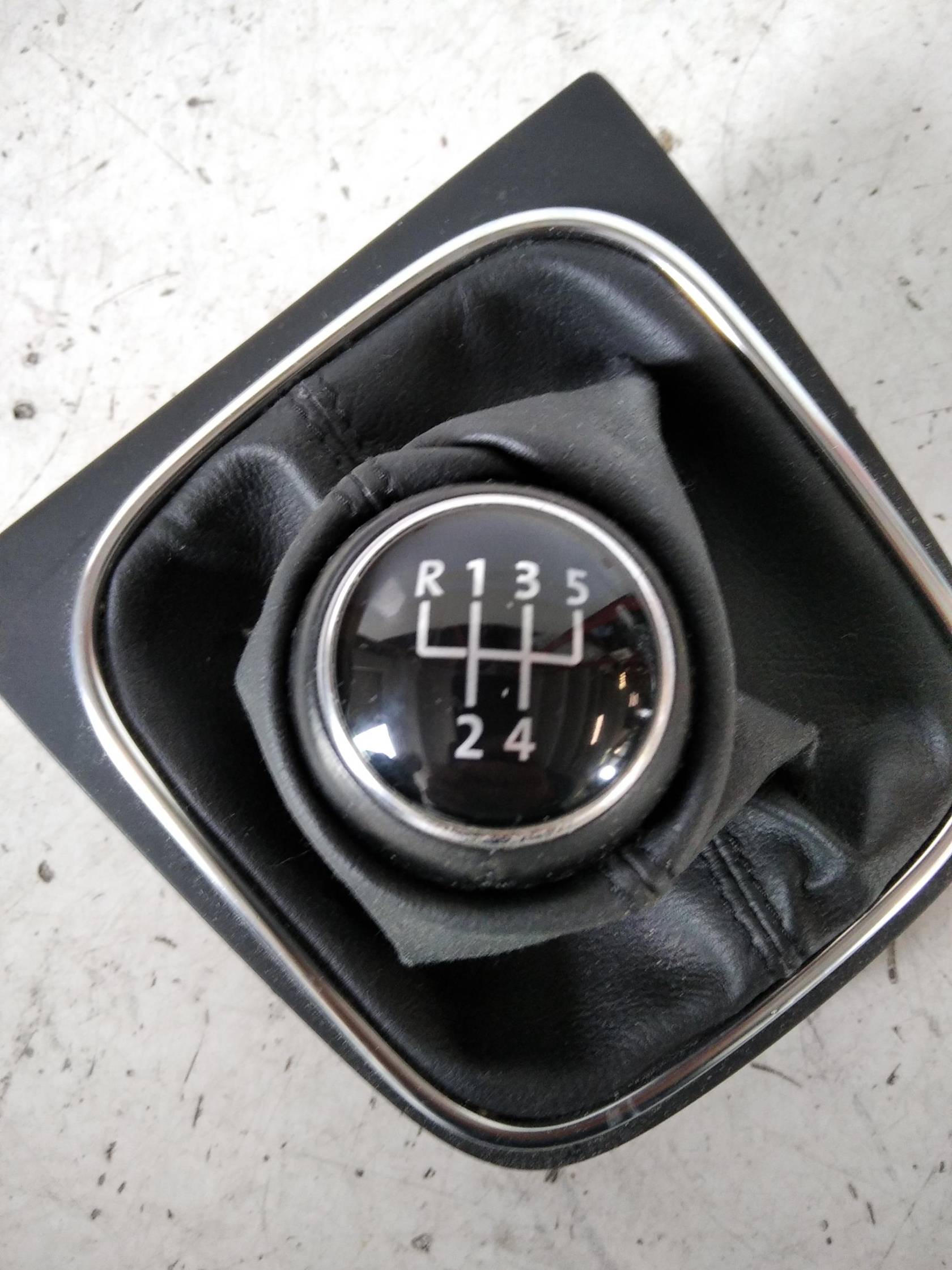 Cuffia con pomello cambio