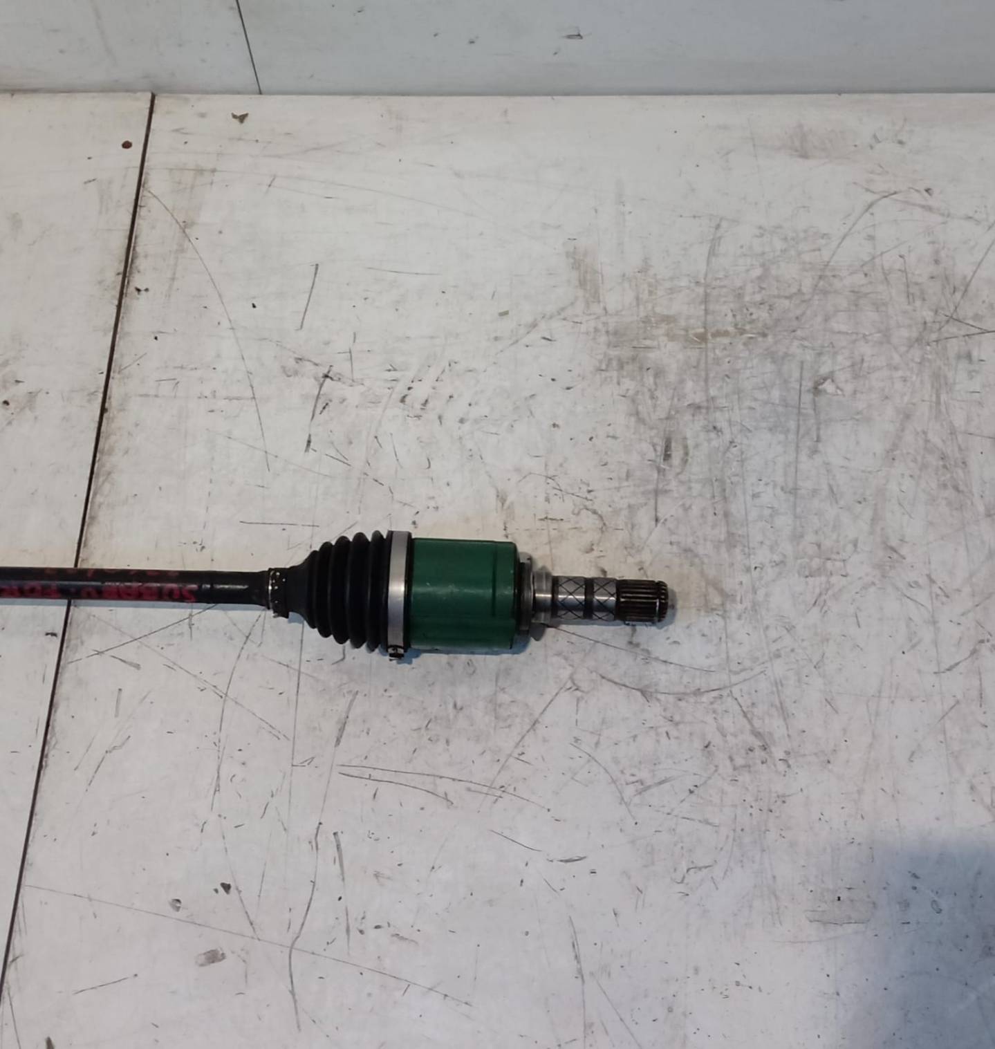 Semiasse anteriore sinistro Semiasse anteriore sinistro