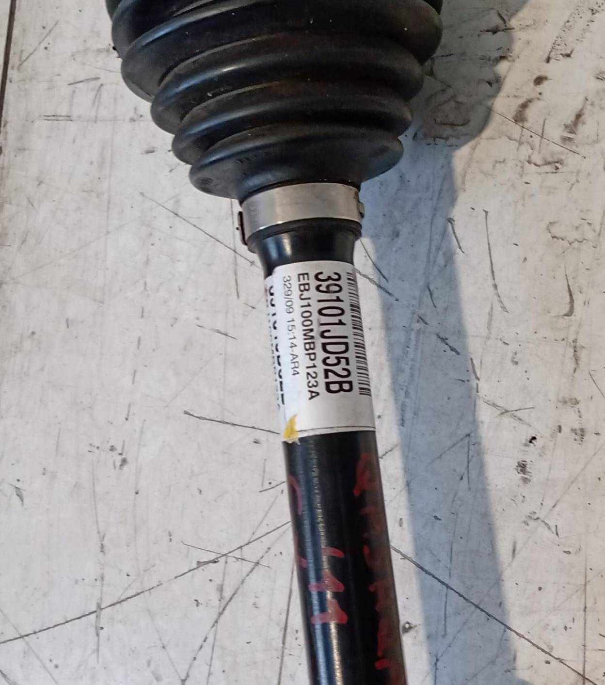 Semiasse anteriore sinistro