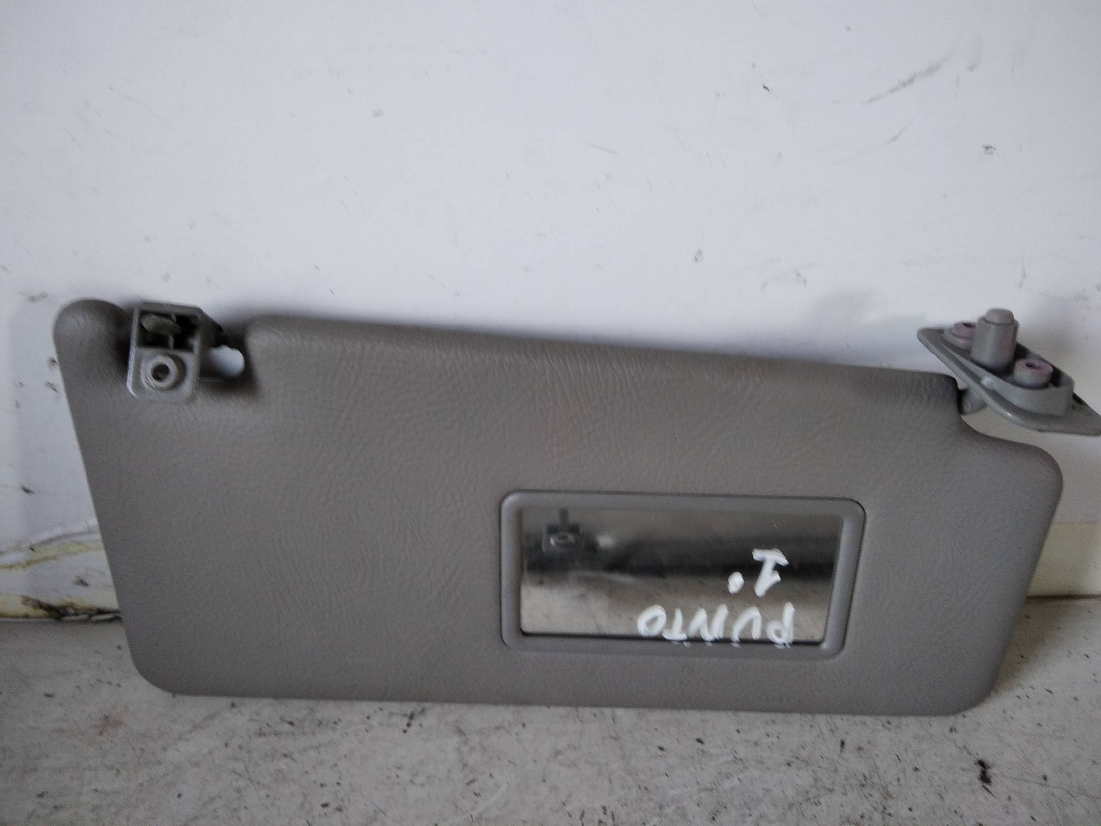 Aletta parasole parabrezza dx.