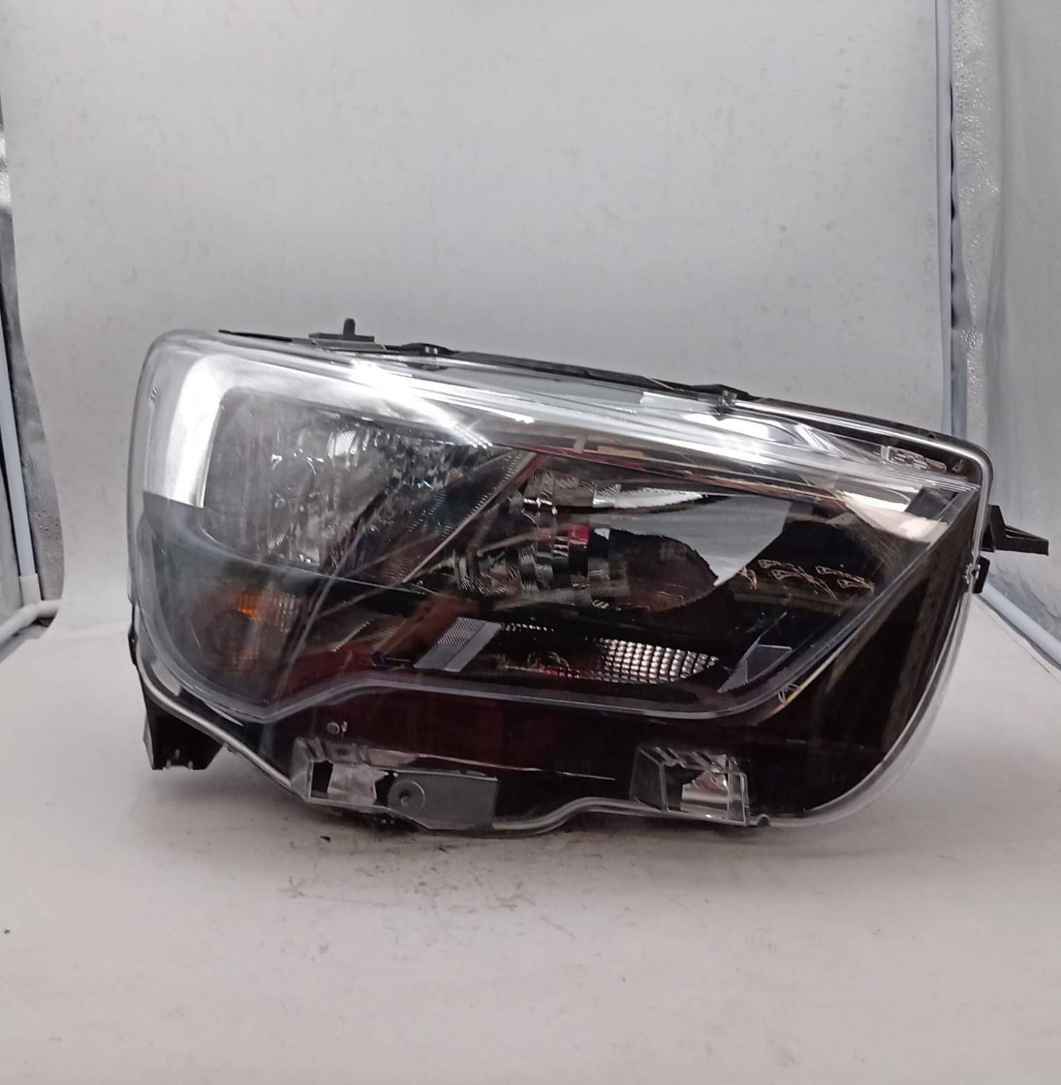 Fanale anteriore destro