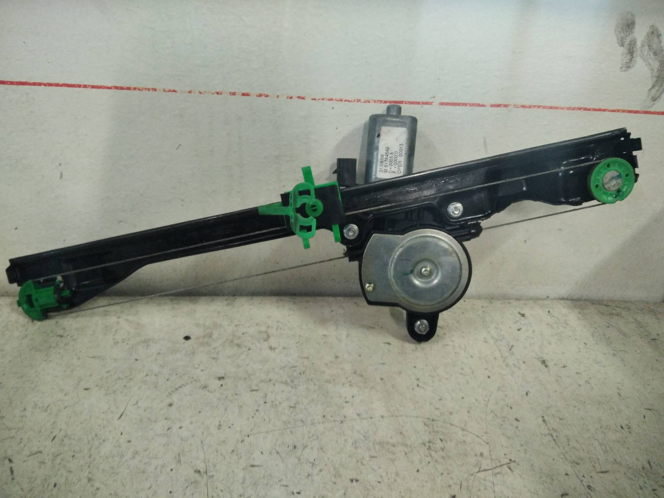 Alzacristallo elettr. porta ant. dx. Alzacristallo elettr. porta ant. dx.