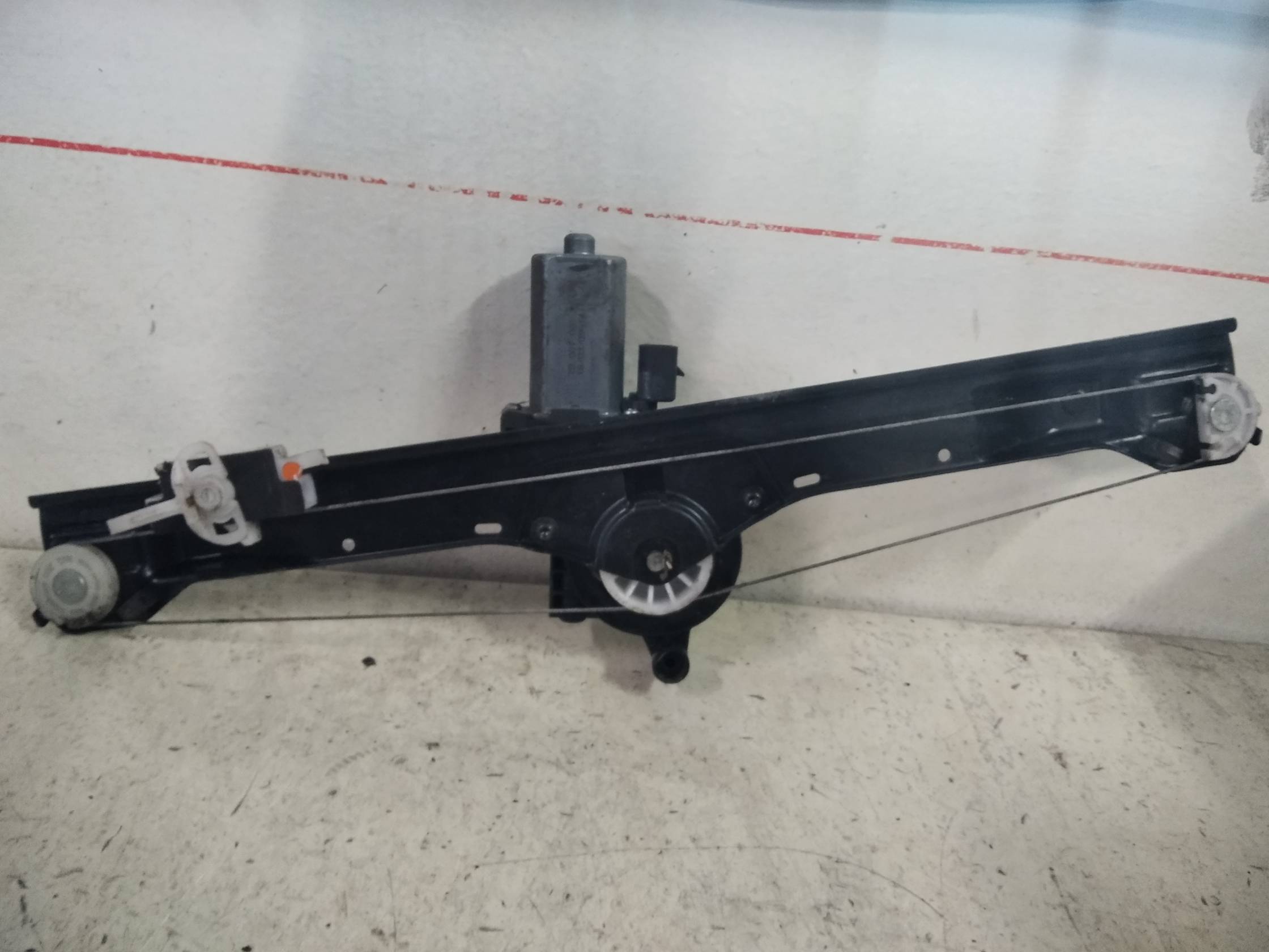 Alzacristallo elettr. porta ant. dx. Alzacristallo elettr. porta ant. dx.