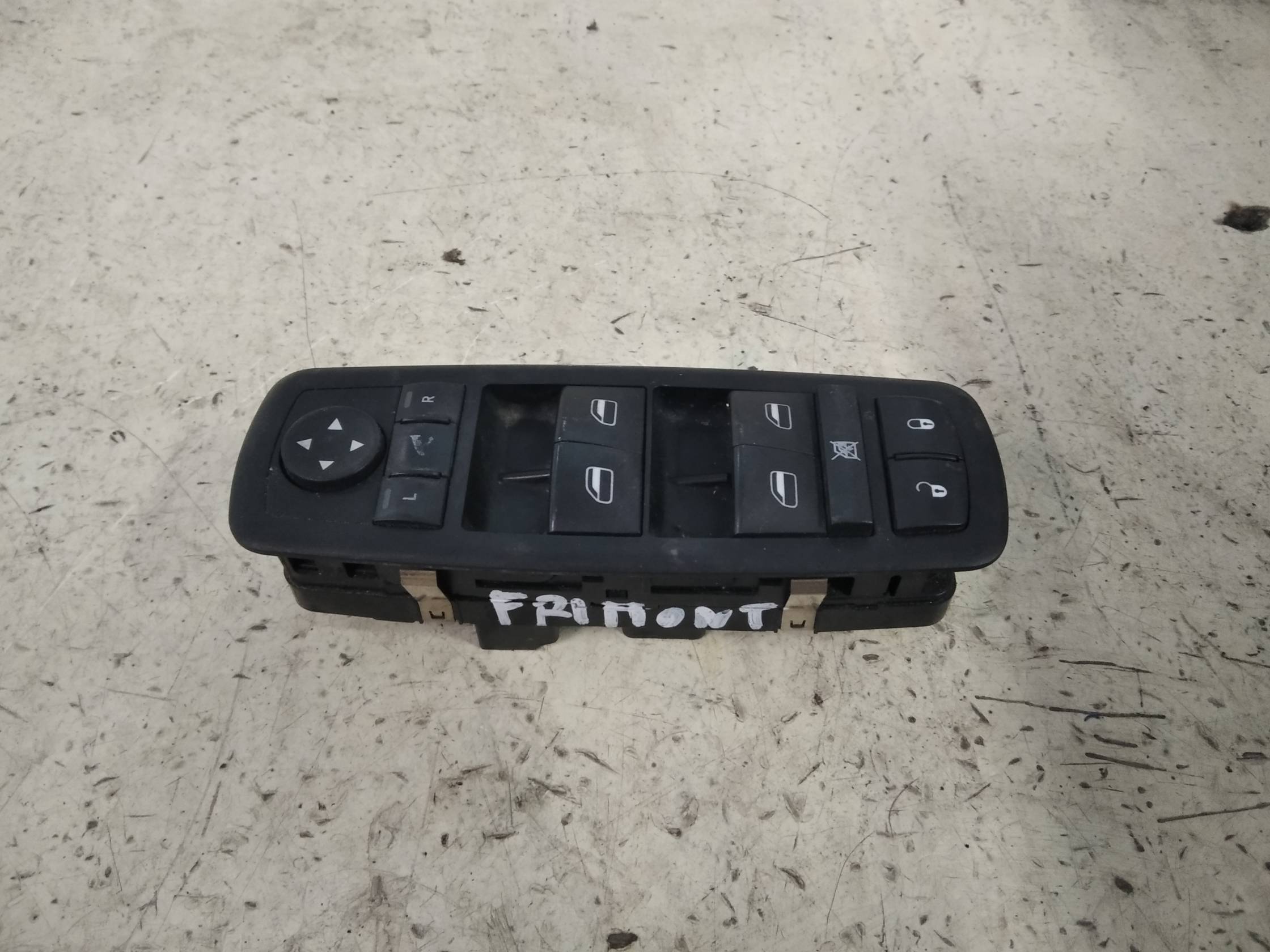 Interruttore alzacristalli porta ant. Interruttore alzacristalli porta ant.