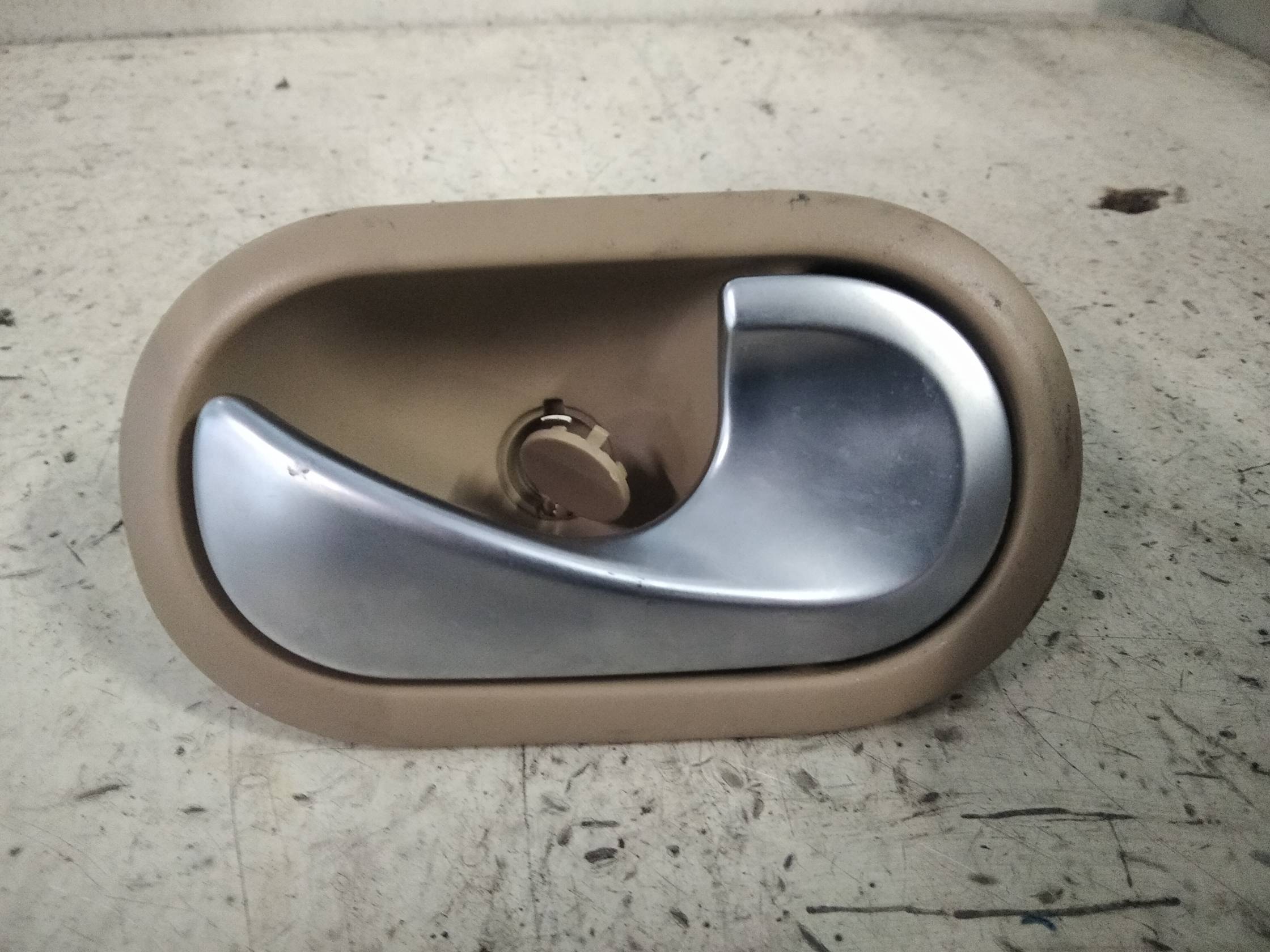 Maniglia int. apertura  porta ant. dx.