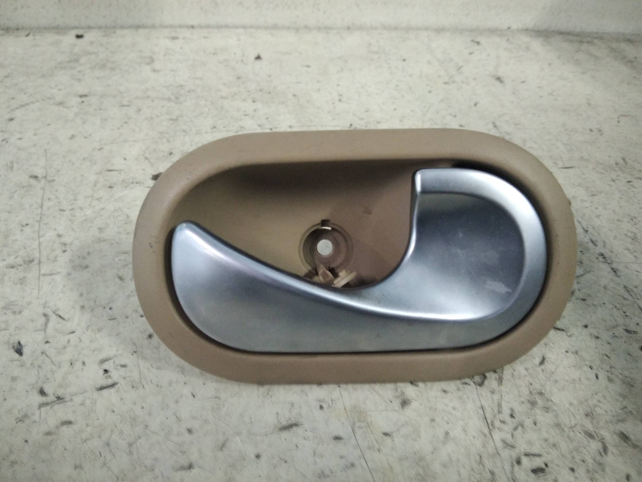 Maniglia int. apertura porta post. dx.