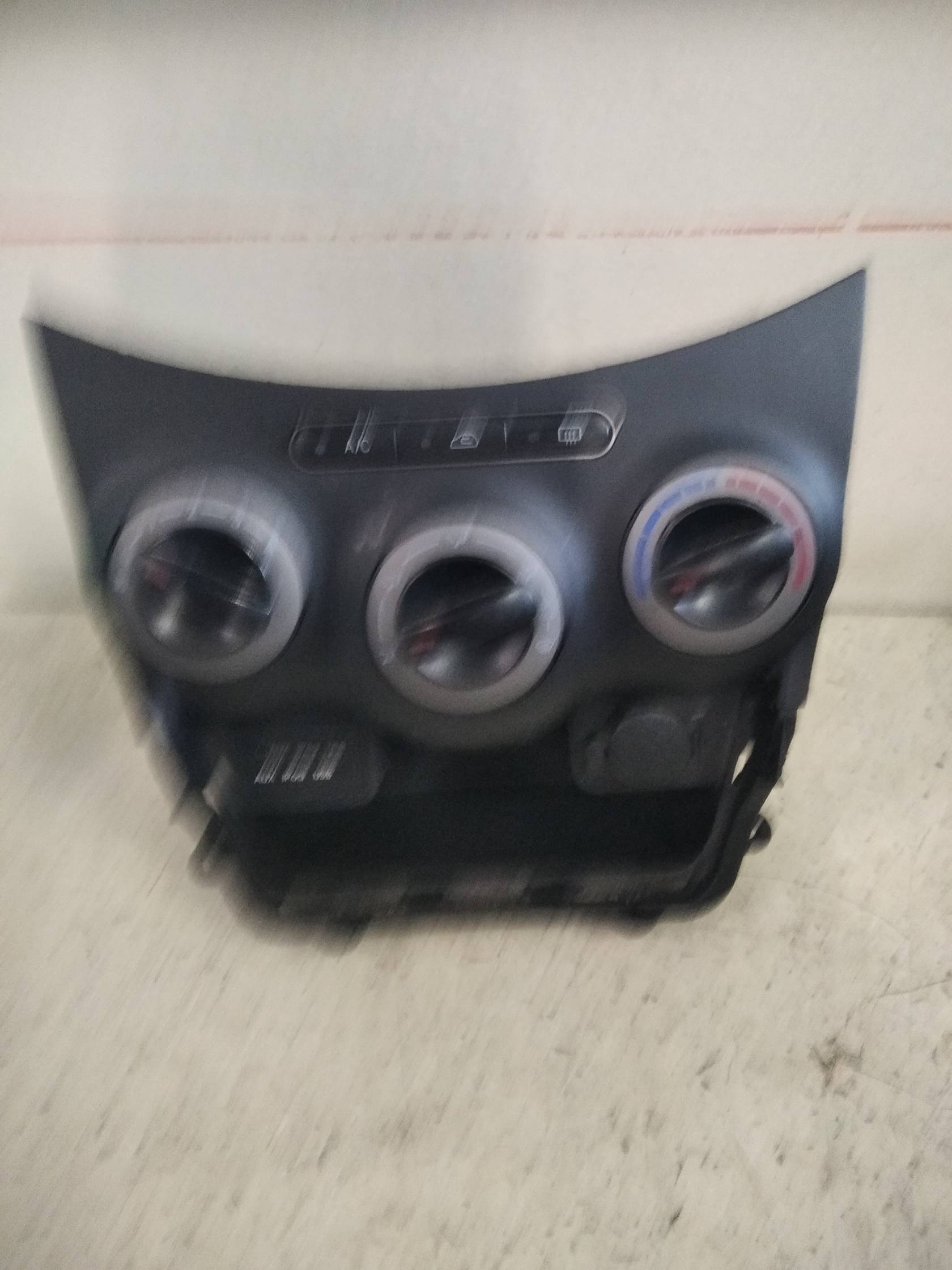 Blocco comando climatizzazione Blocco comando climatizzazione